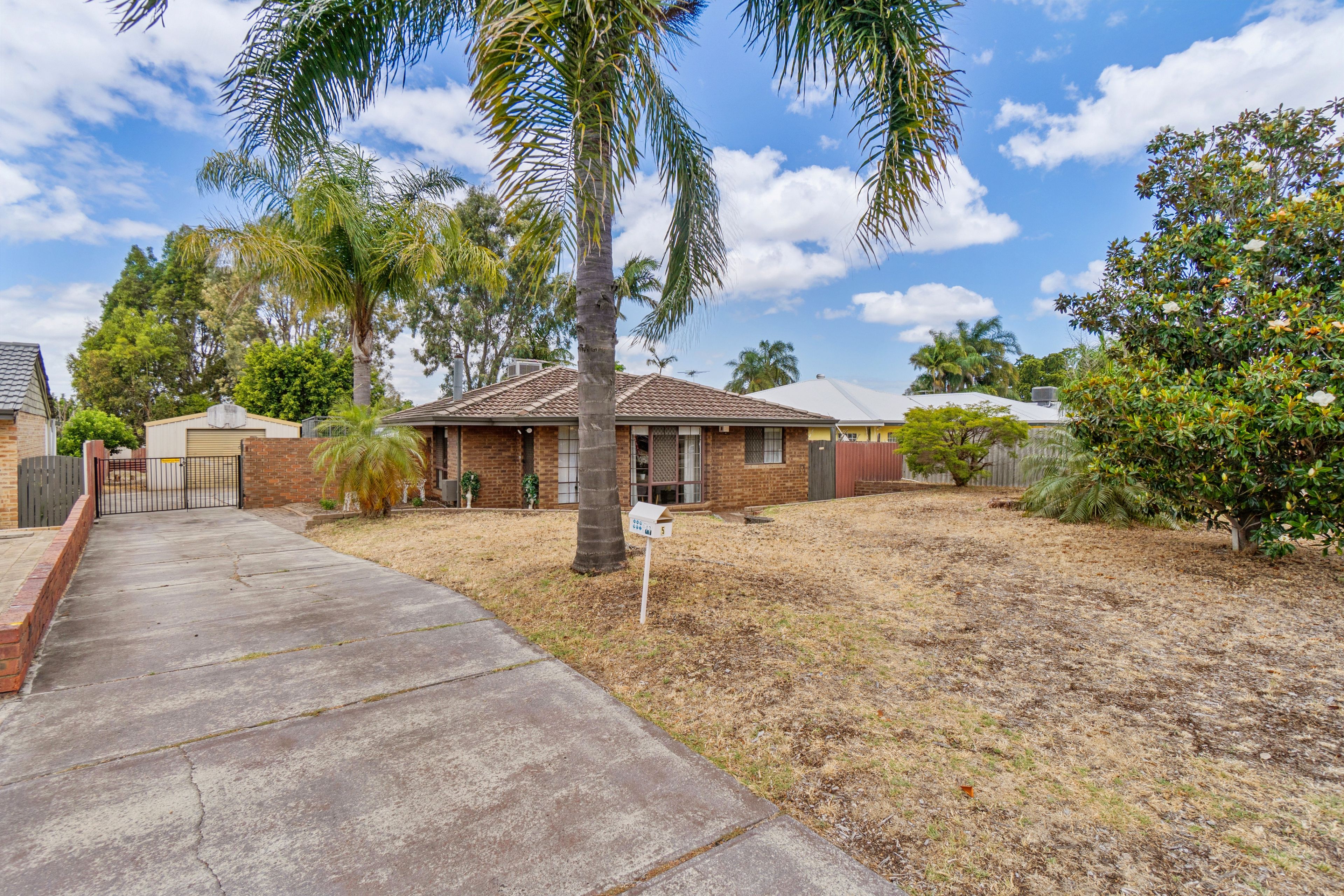 5 Dodds Place, Beechboro WA 6063