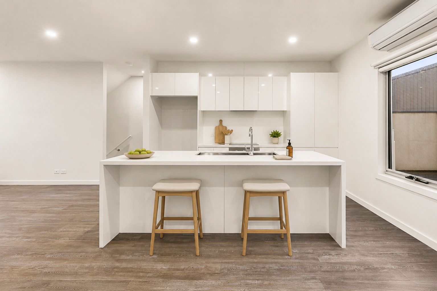 13 Renown Street — photo 5 of 12