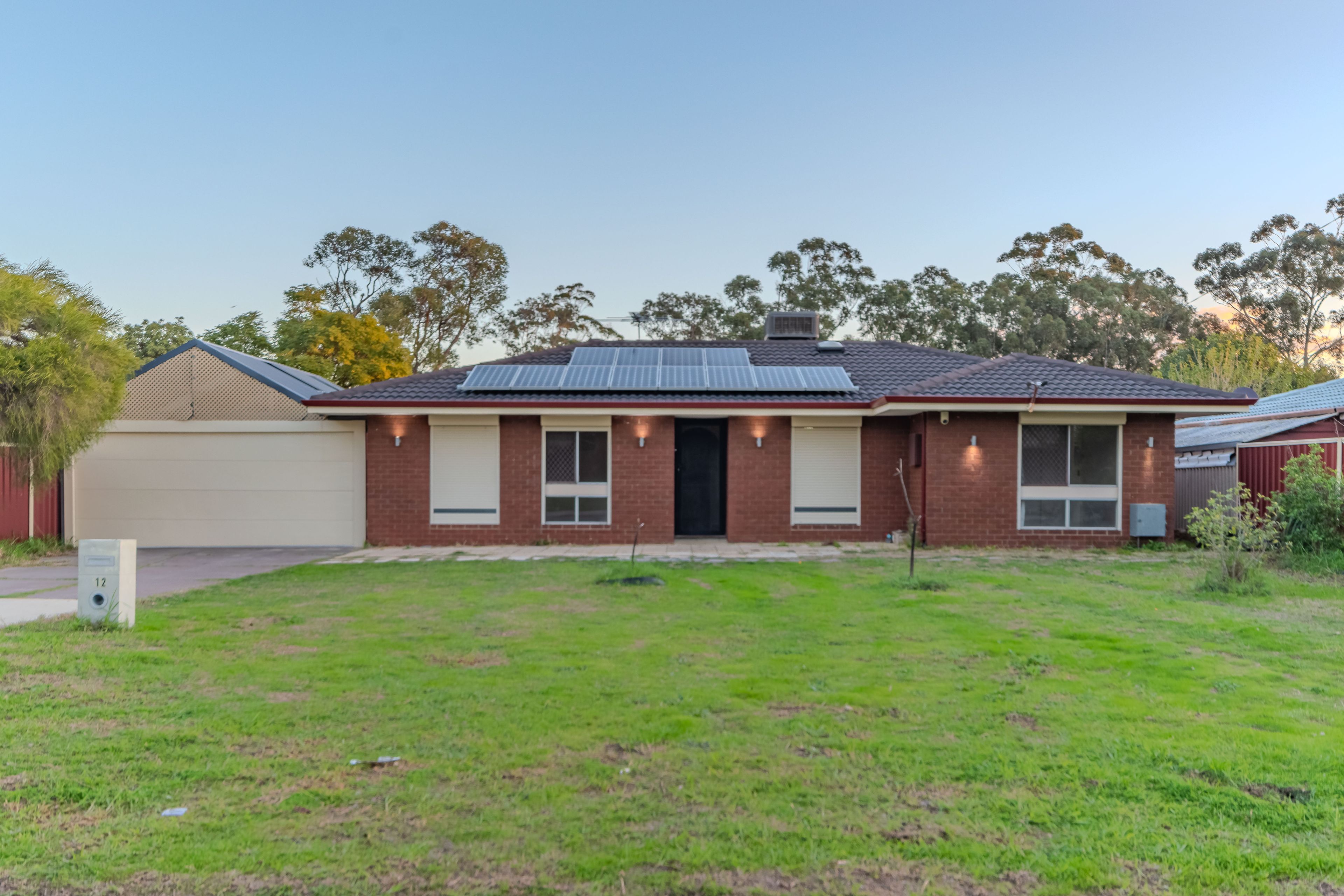 12 Hibiscus Road, Maddington WA 6109
