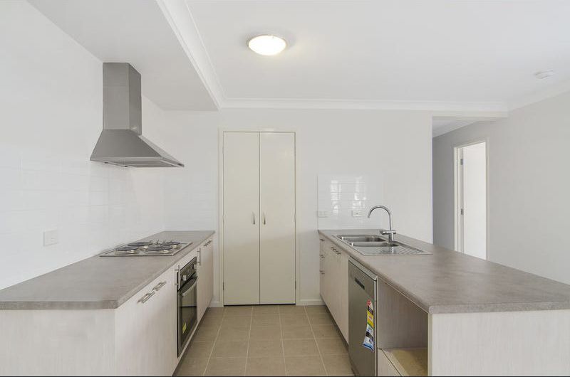 10B Greenpark Drive, Crestmead, QLD 4132