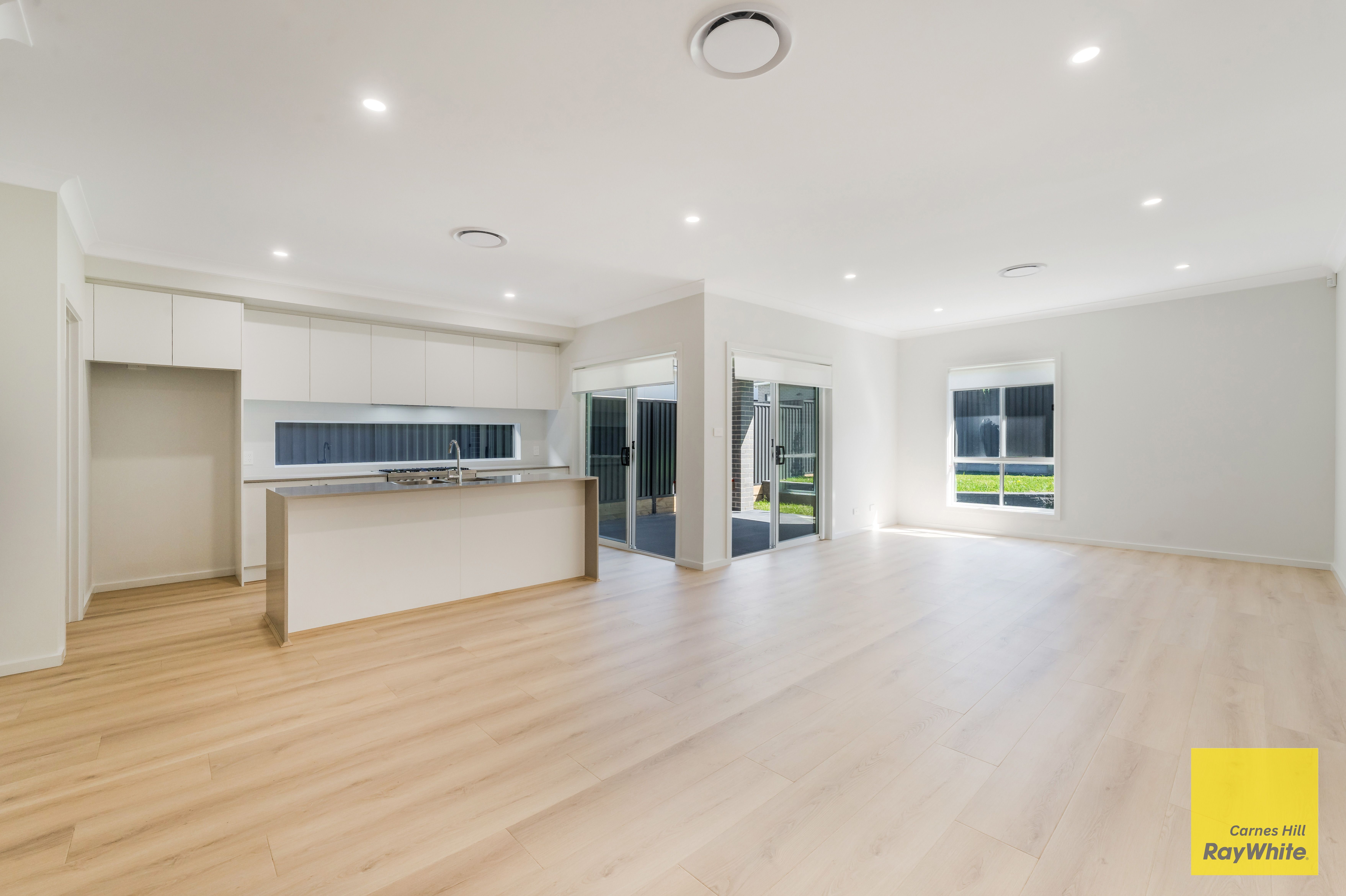 21 Lores Street — photo 6 of 20