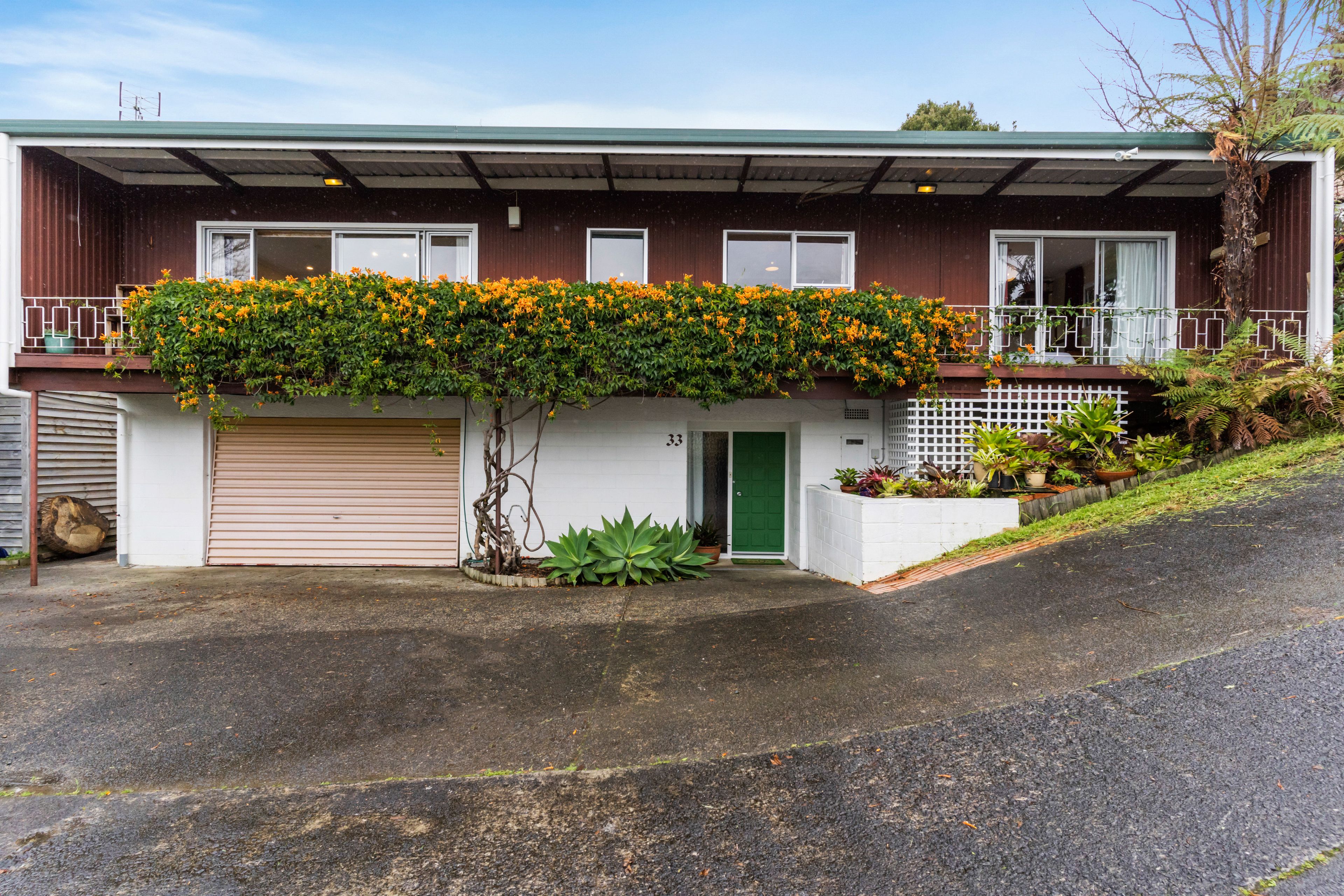 33 Girrahween Drive, Glenfield, North Shore City