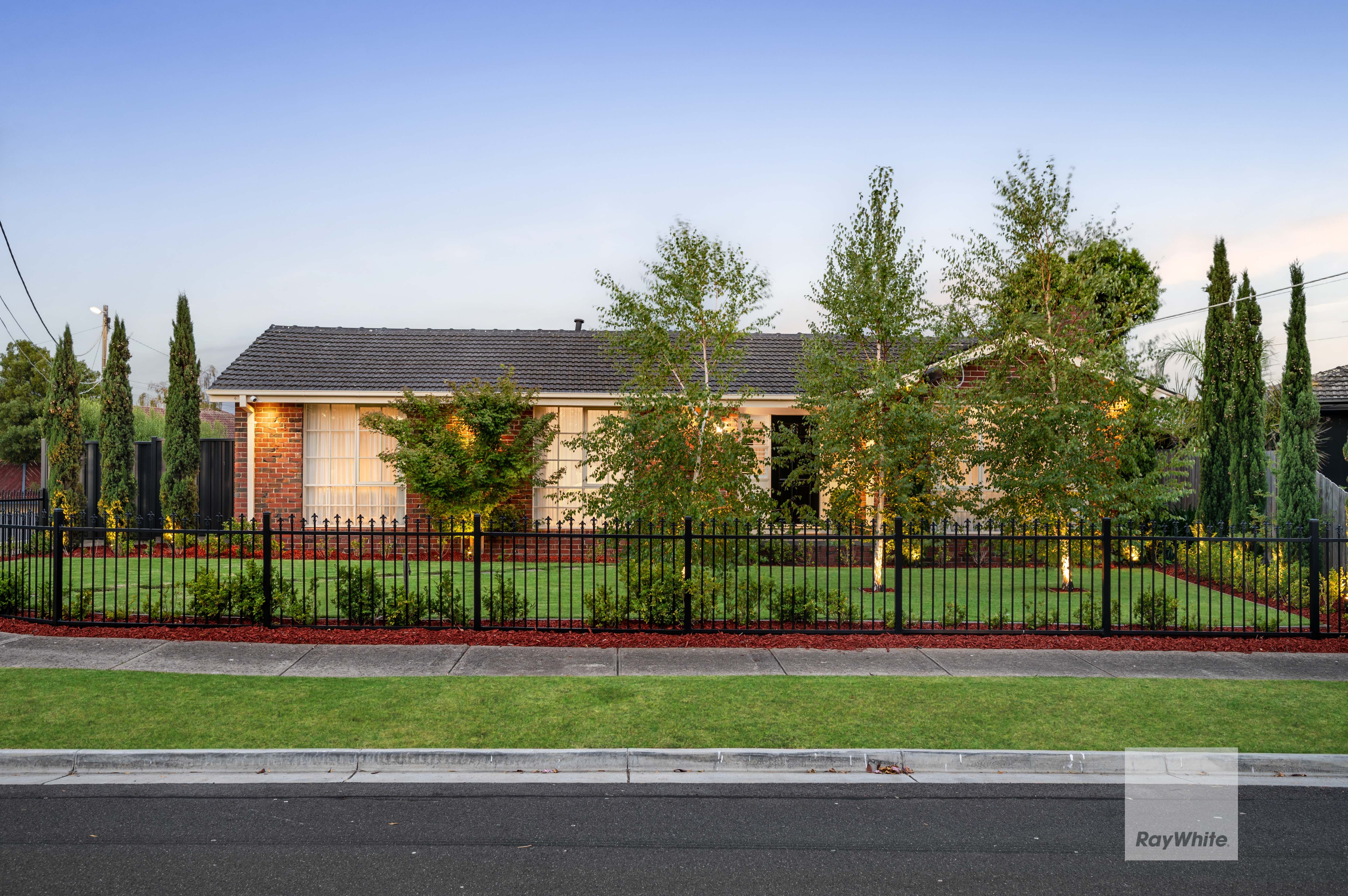 36 Aylesbury Crescent, Gladstone Park, VIC 3043