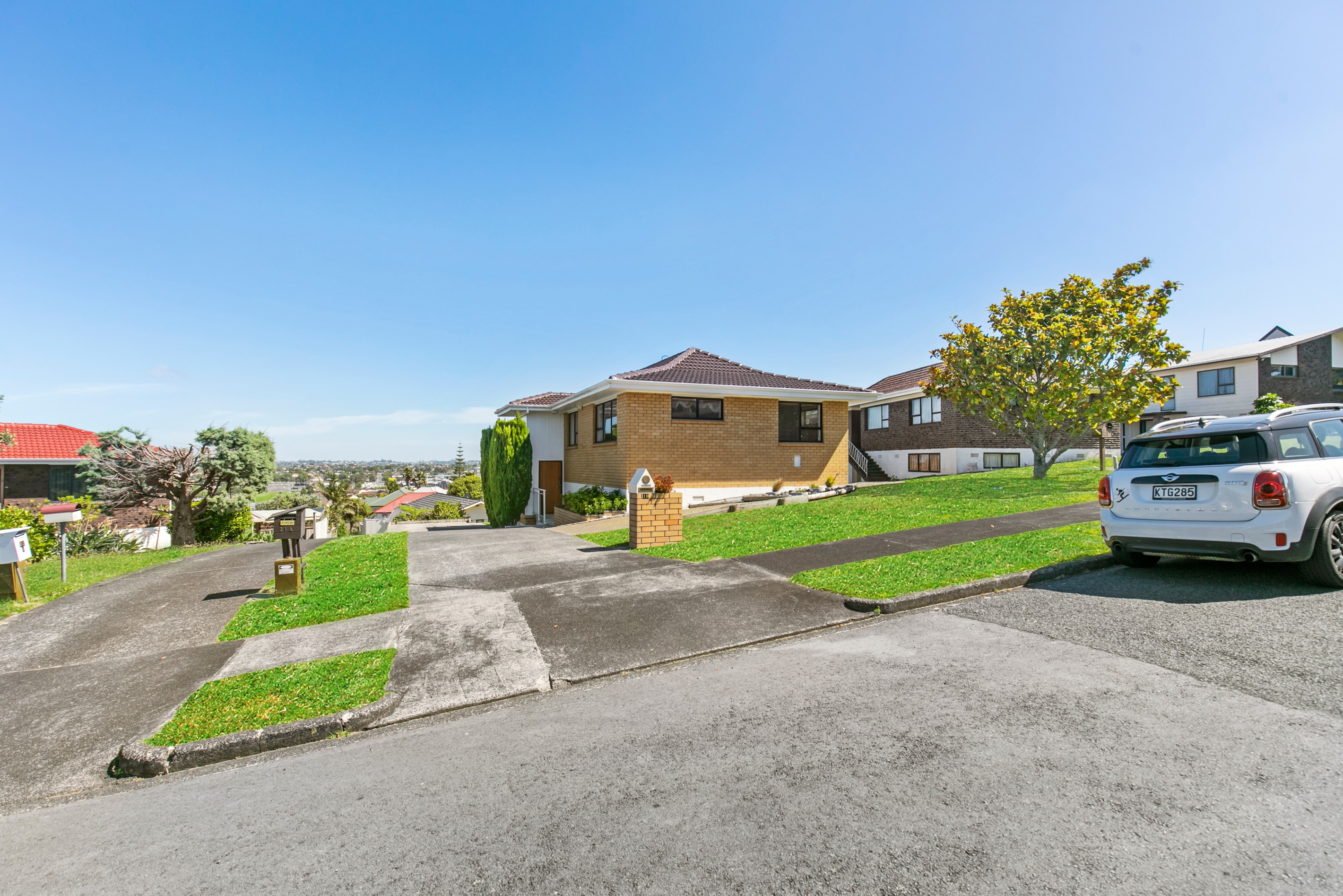 19 Gwenand Place, Botany,