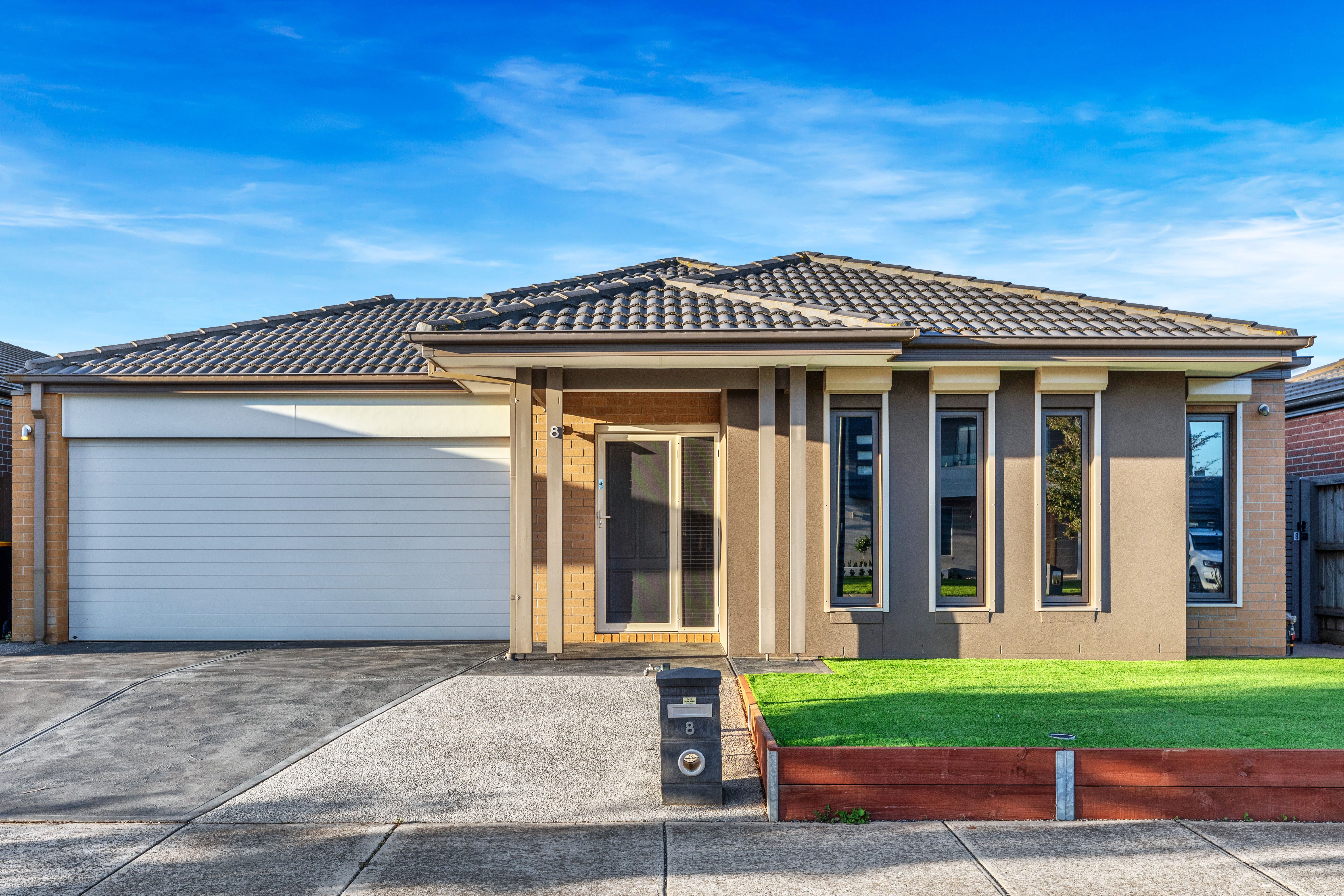 8 Annecy Boulevard, FRASER RISE VIC 3336