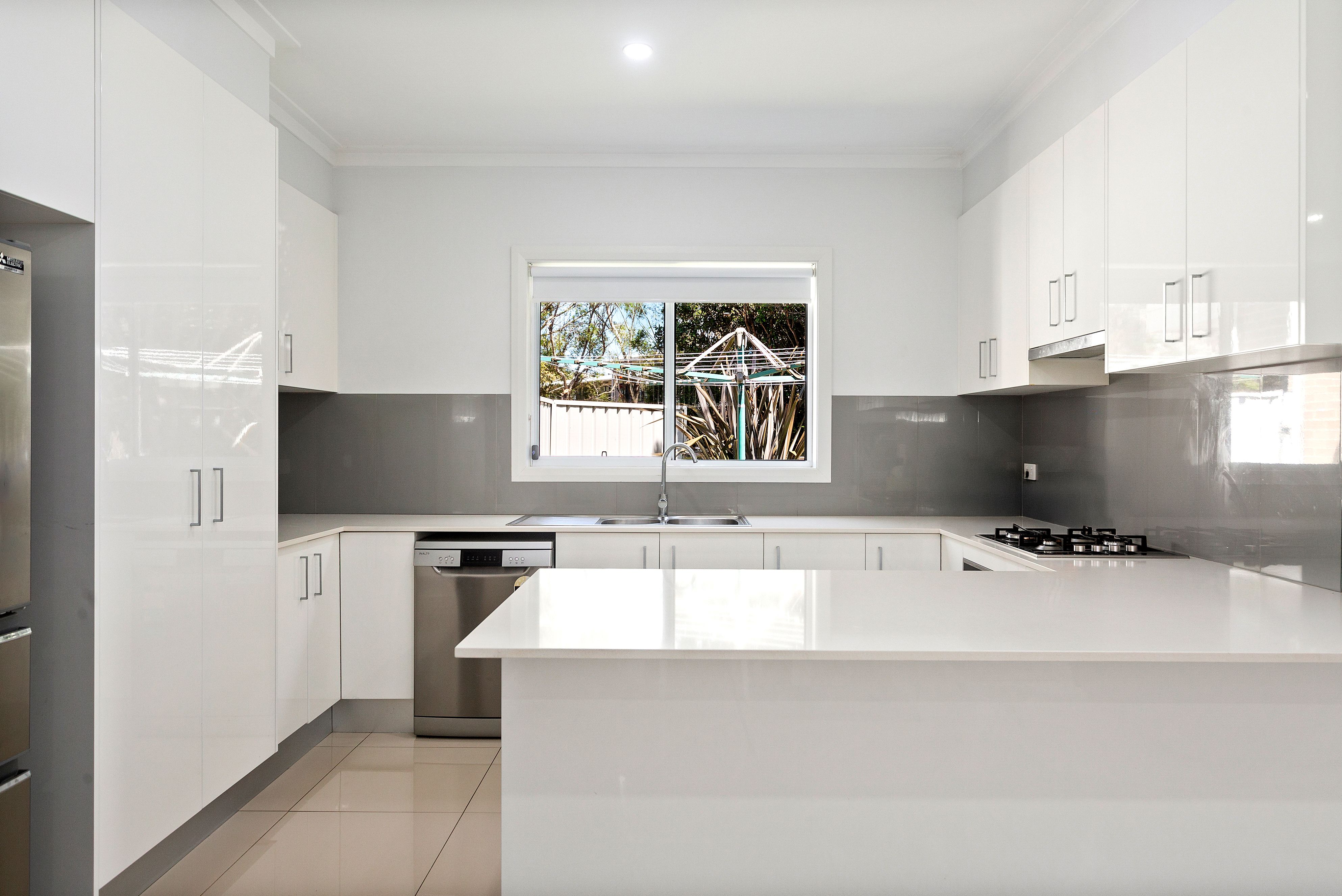 3 Moore Street, Oak Flats, NSW 2529