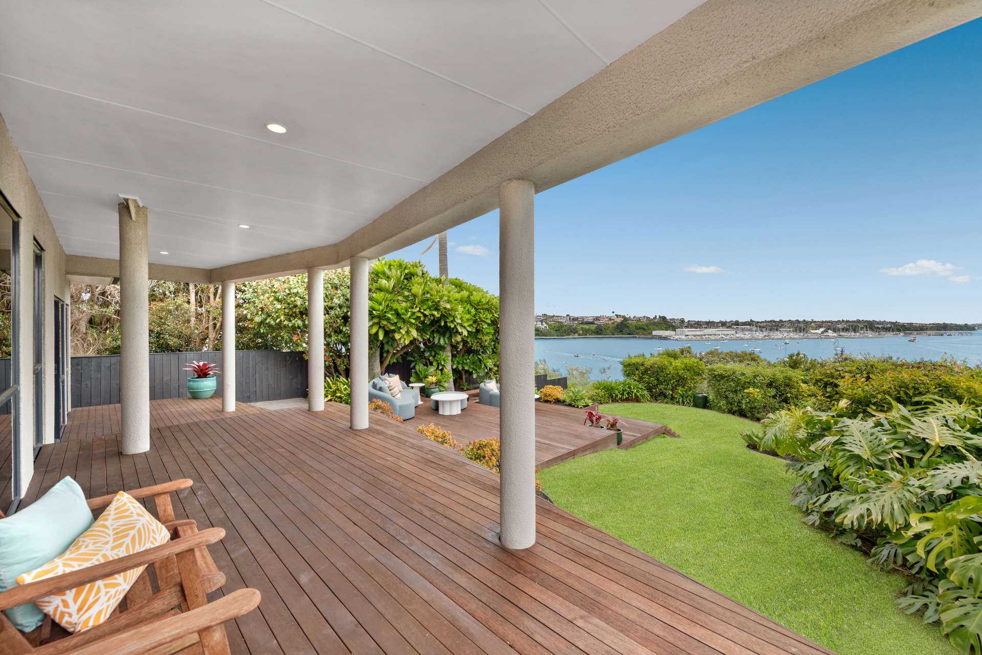 17 Bucklands Beach Road photo 18