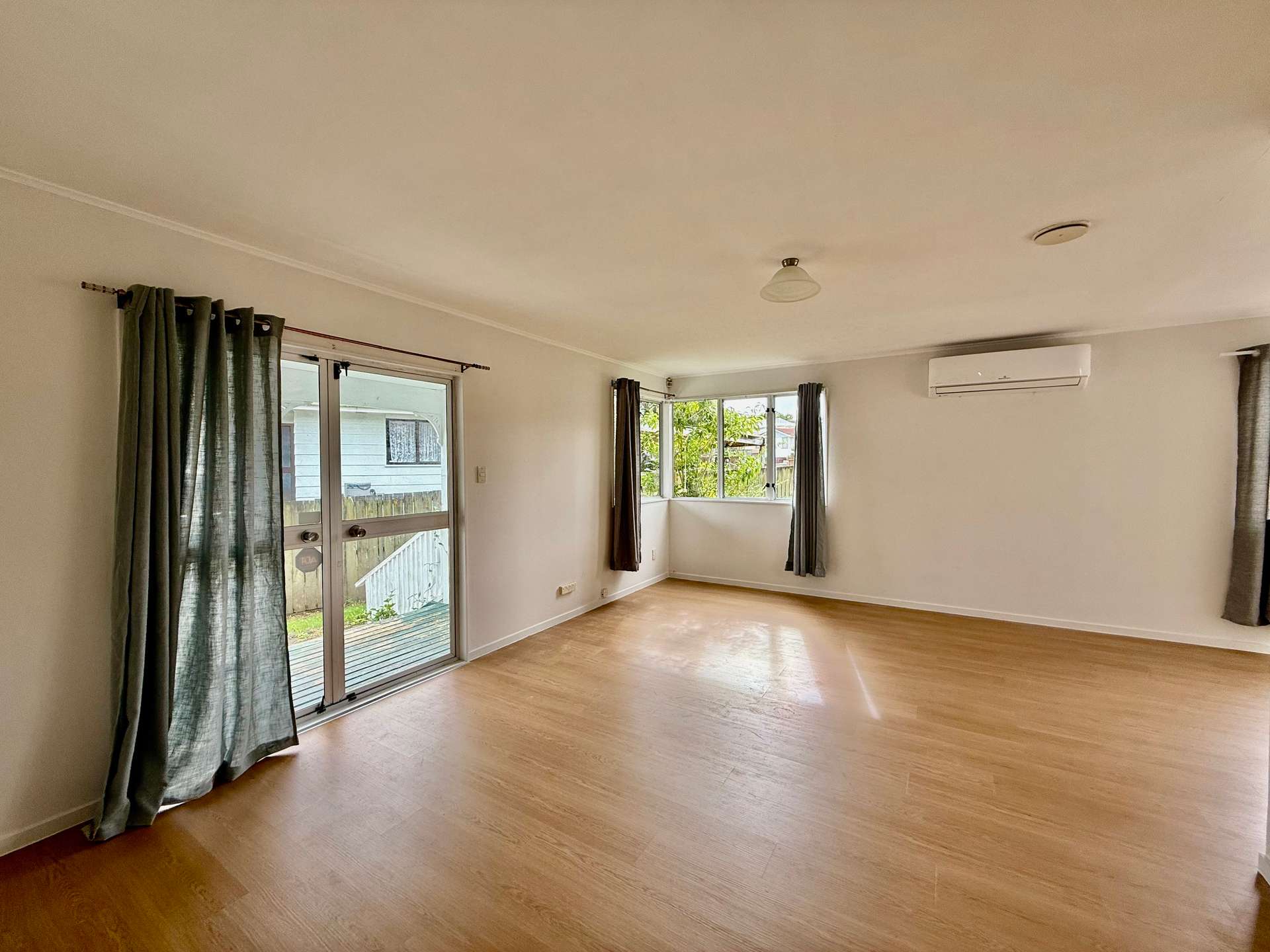 129 Aviemore Drive photo 0