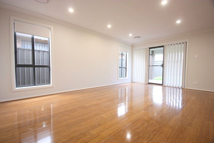 40 Silverton Street, Gregory Hills, NSW 2557