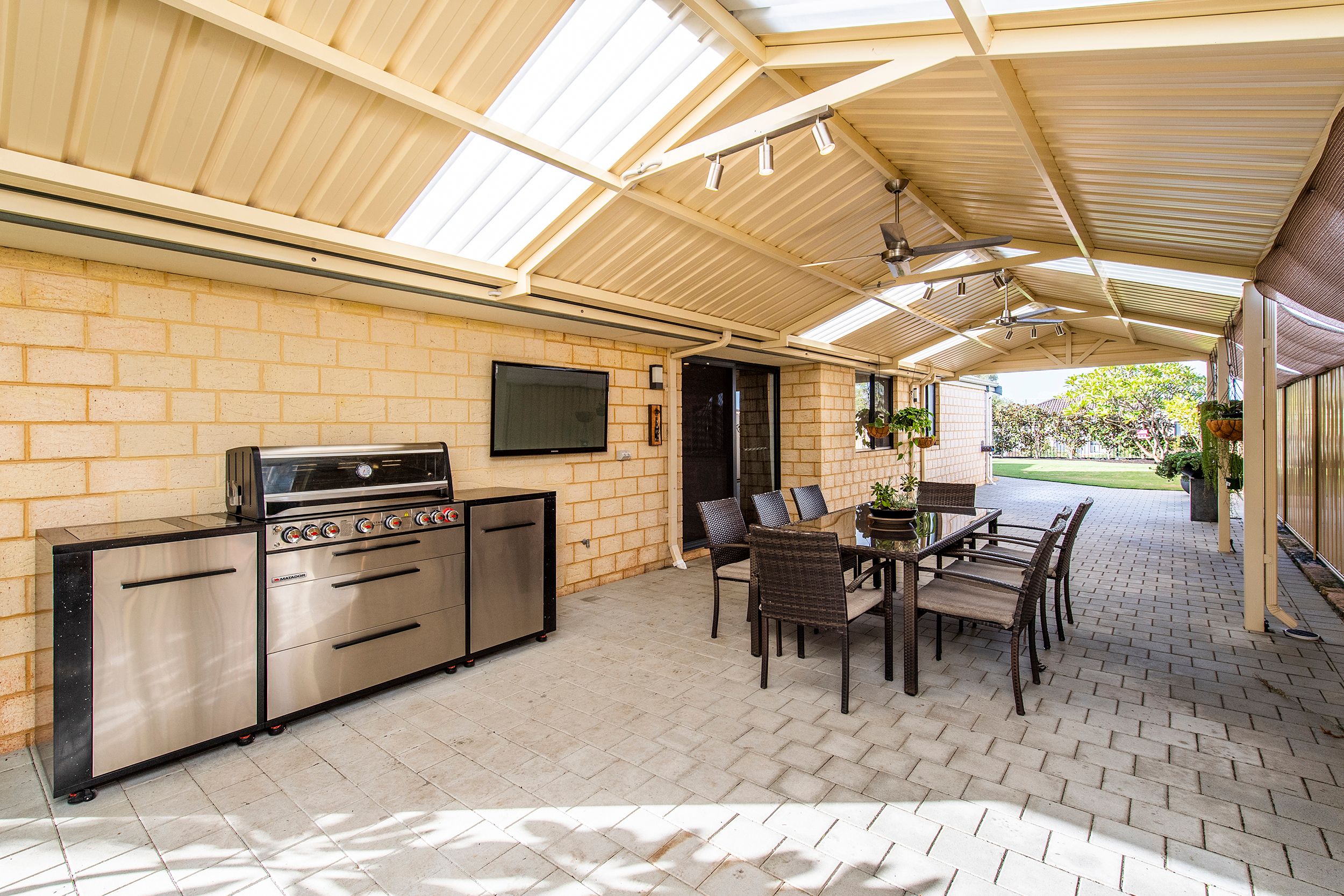 5 Featherstone Road, Orelia, WA 6167