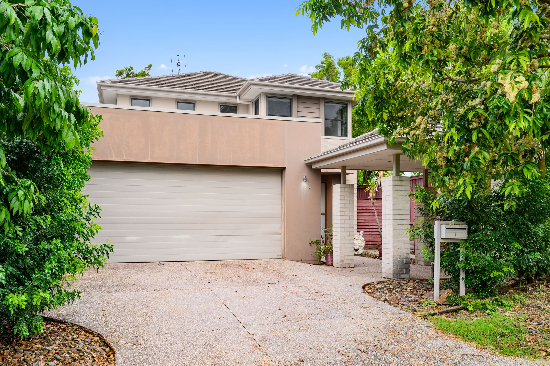 1 Pacific Place, Pacific Pines, QLD 4211