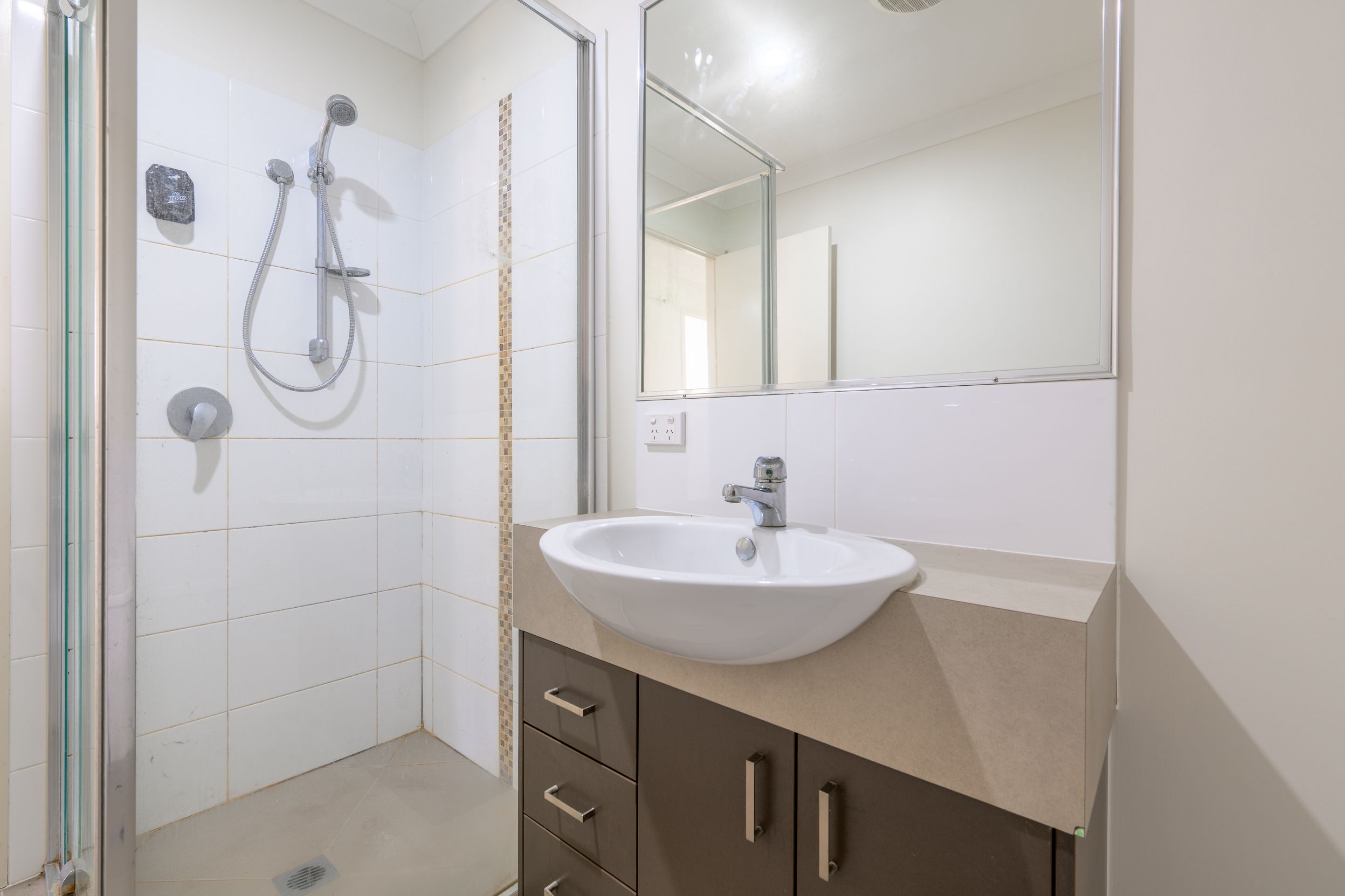 12 Iris Road — photo 19 of 26