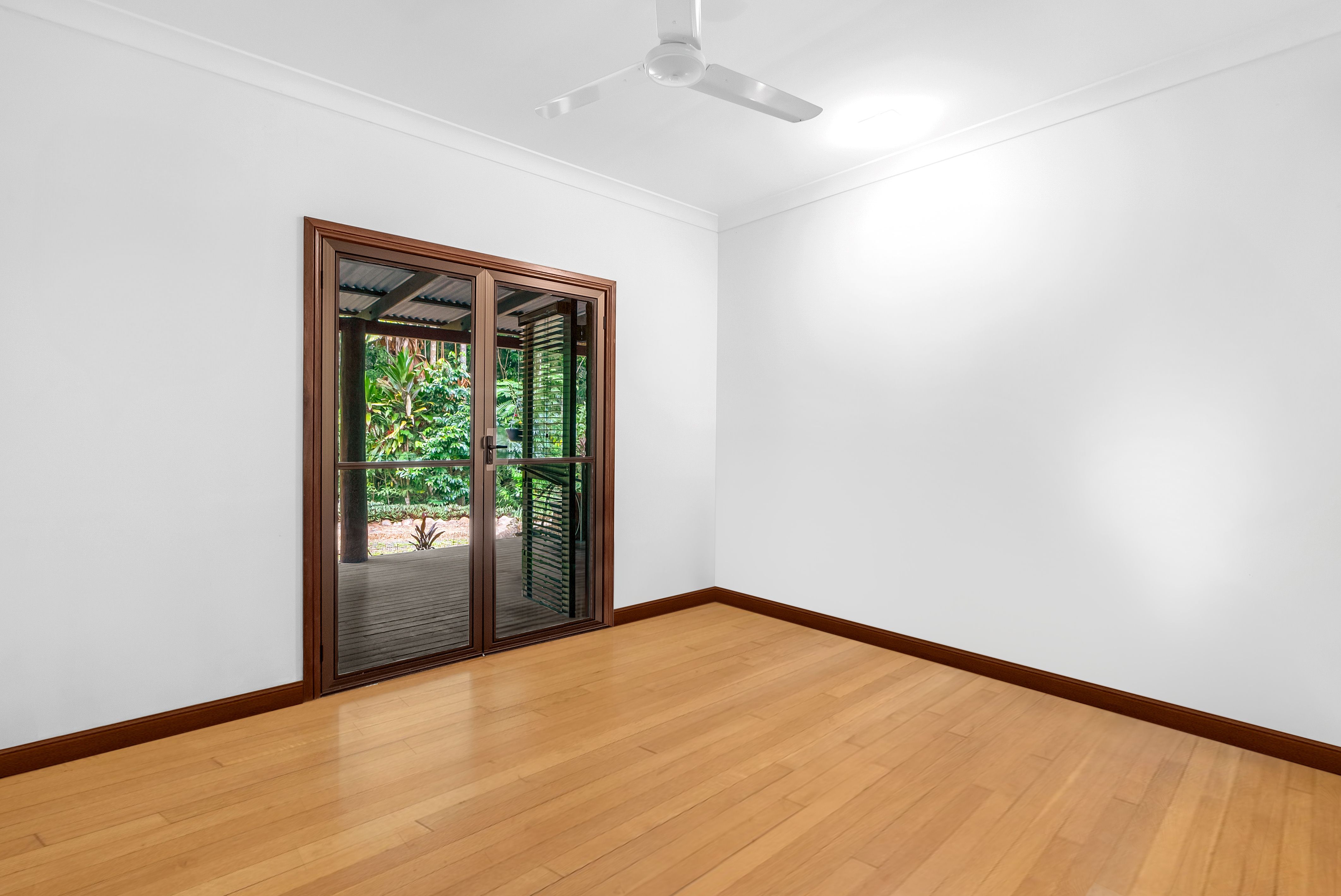 27 Gregory Terrace — photo 14 of 21