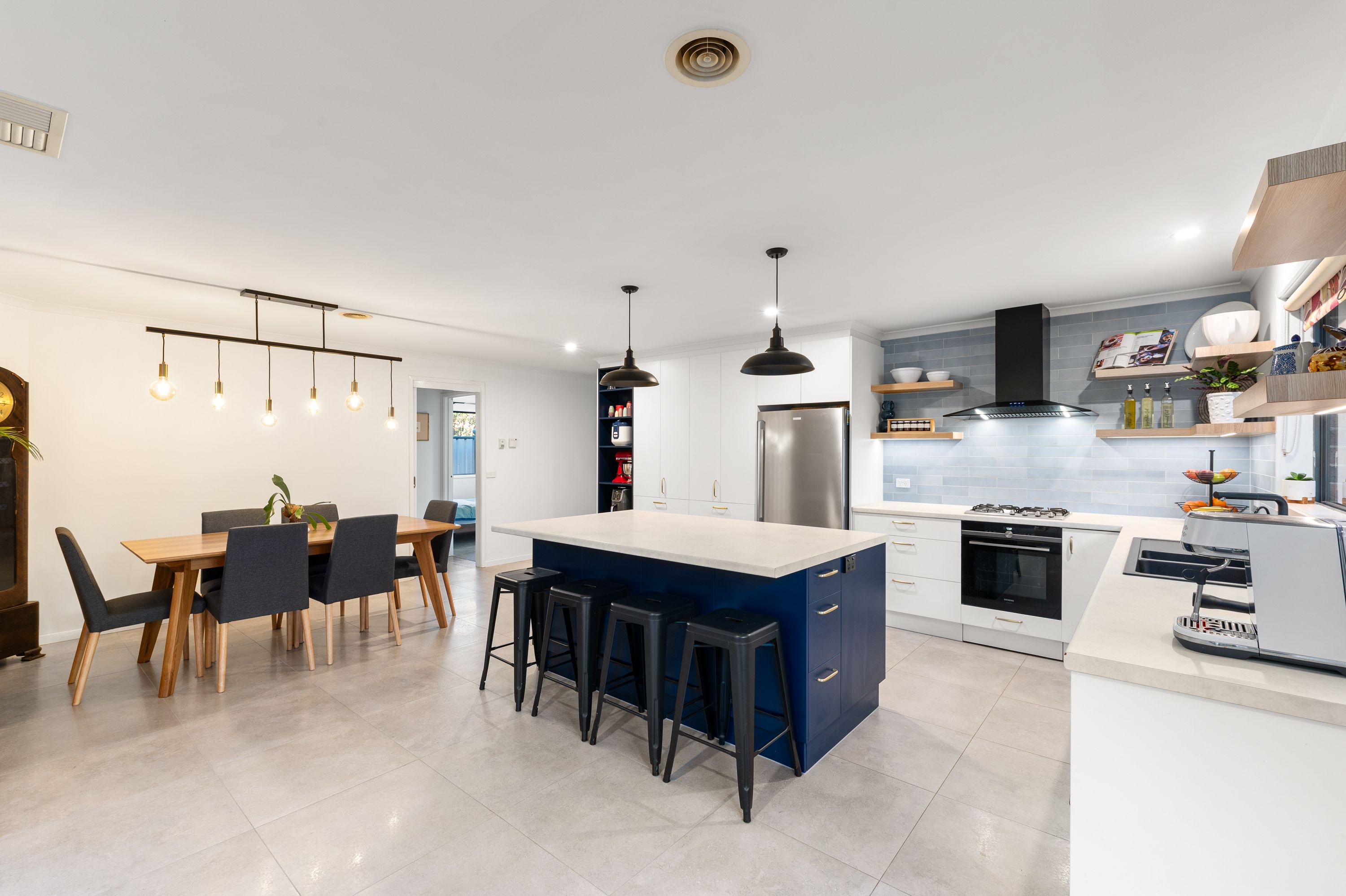13 Wallaby Walk, South Morang, VIC 3752