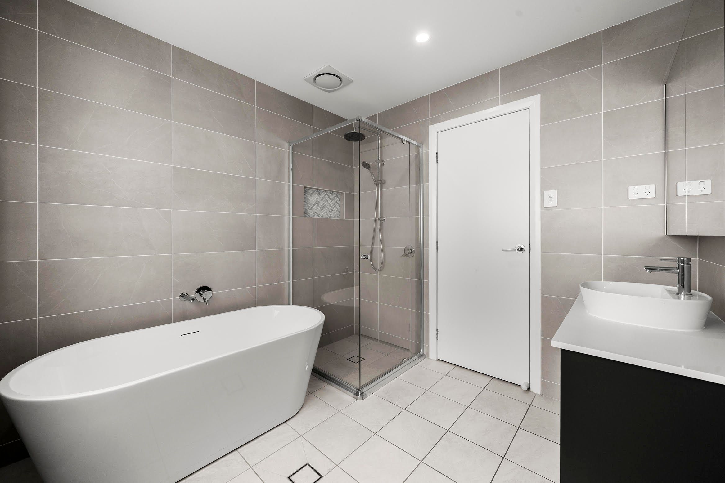 40 Andrews Grove — photo 8 of 10