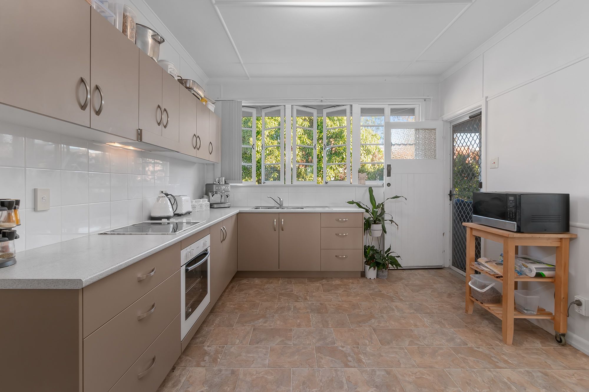 14 Waratah Avenue, Carina, QLD 4152