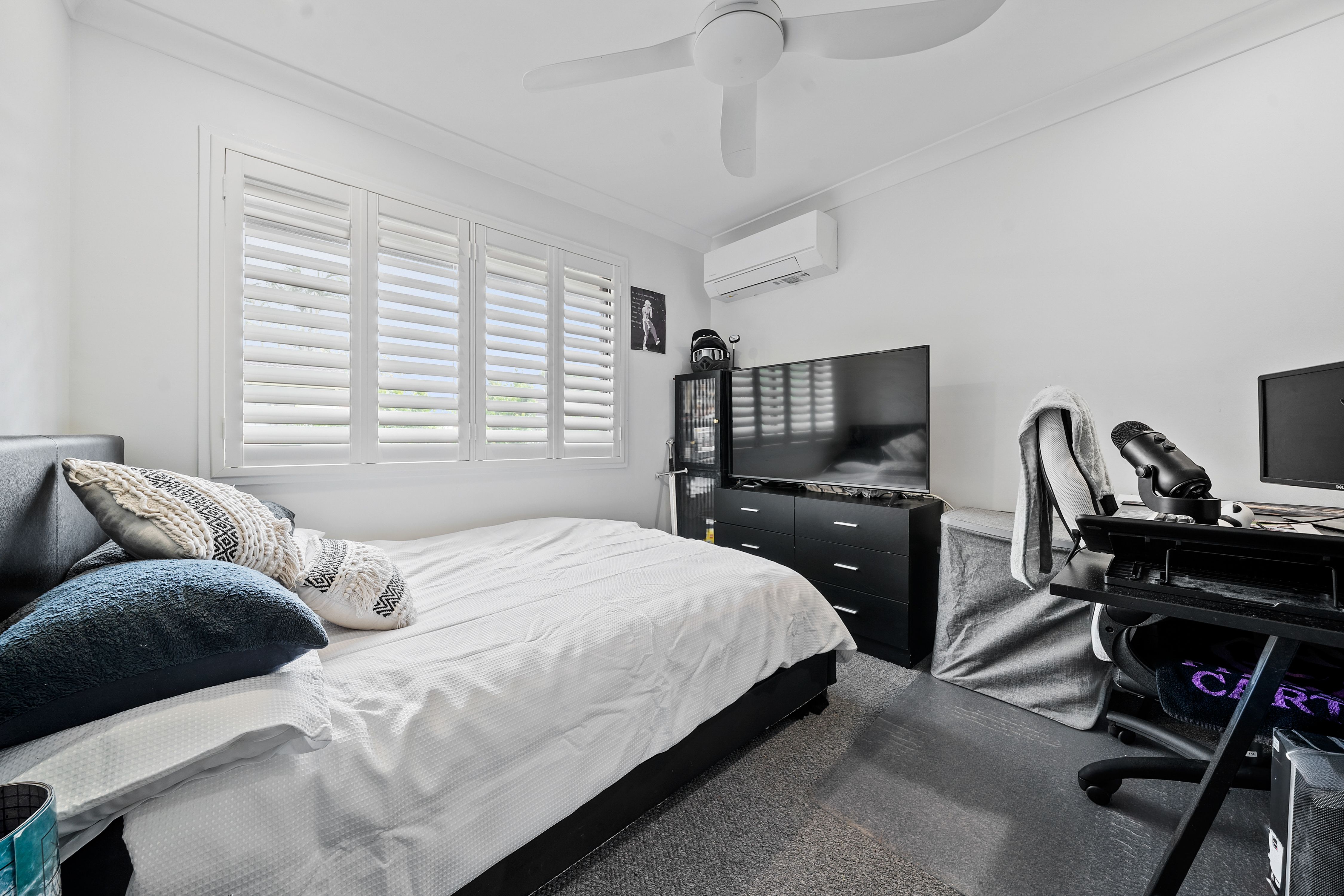 34/127 Barbaralla Drive — photo 14 of 21