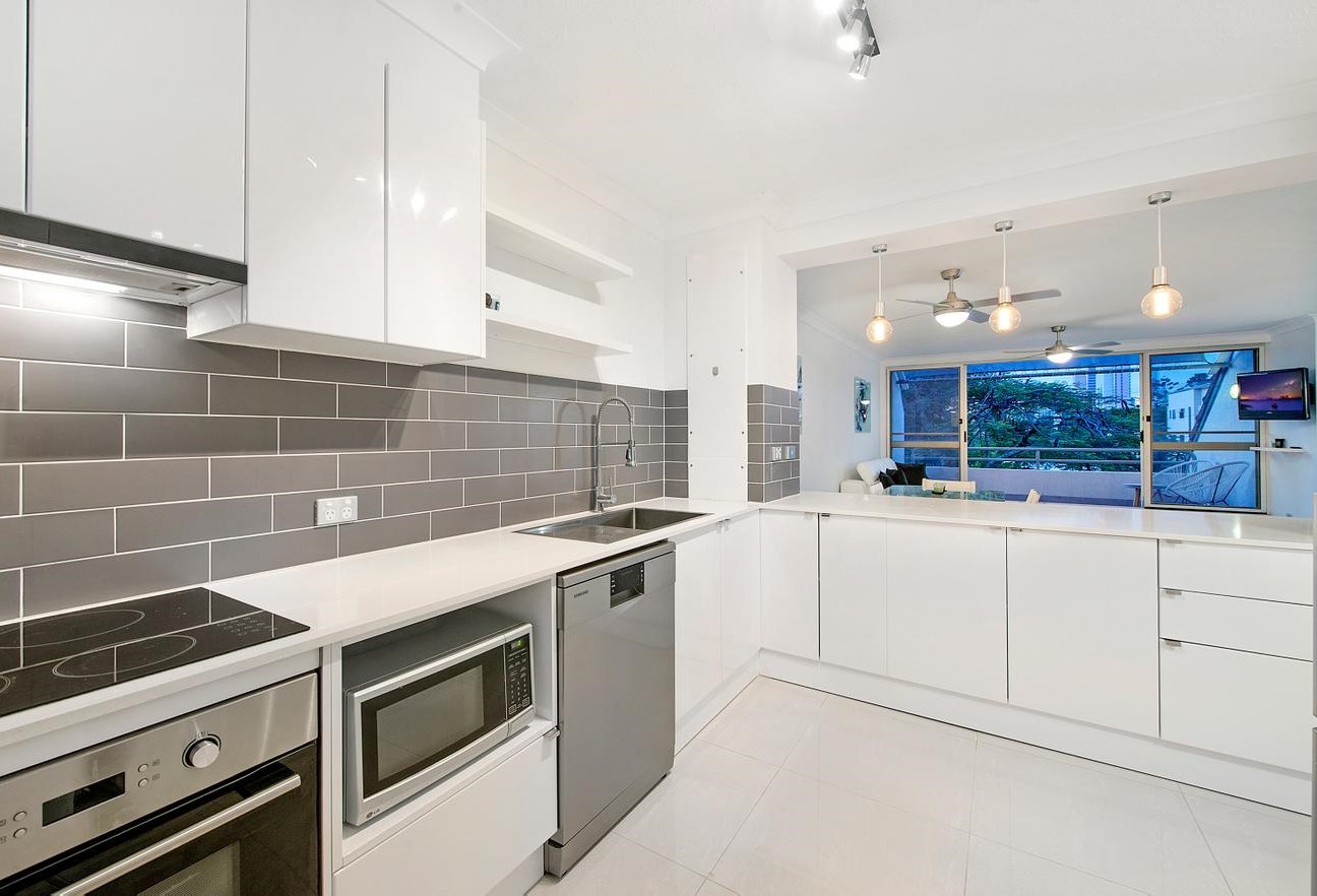 10/42 Britannia Avenue, Broadbeach, QLD 4218