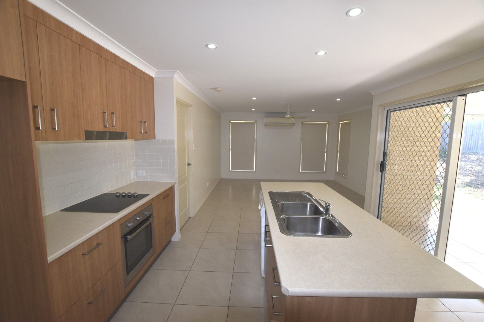 10 Fitzsimmons Street, South Gladstone, QLD 4680