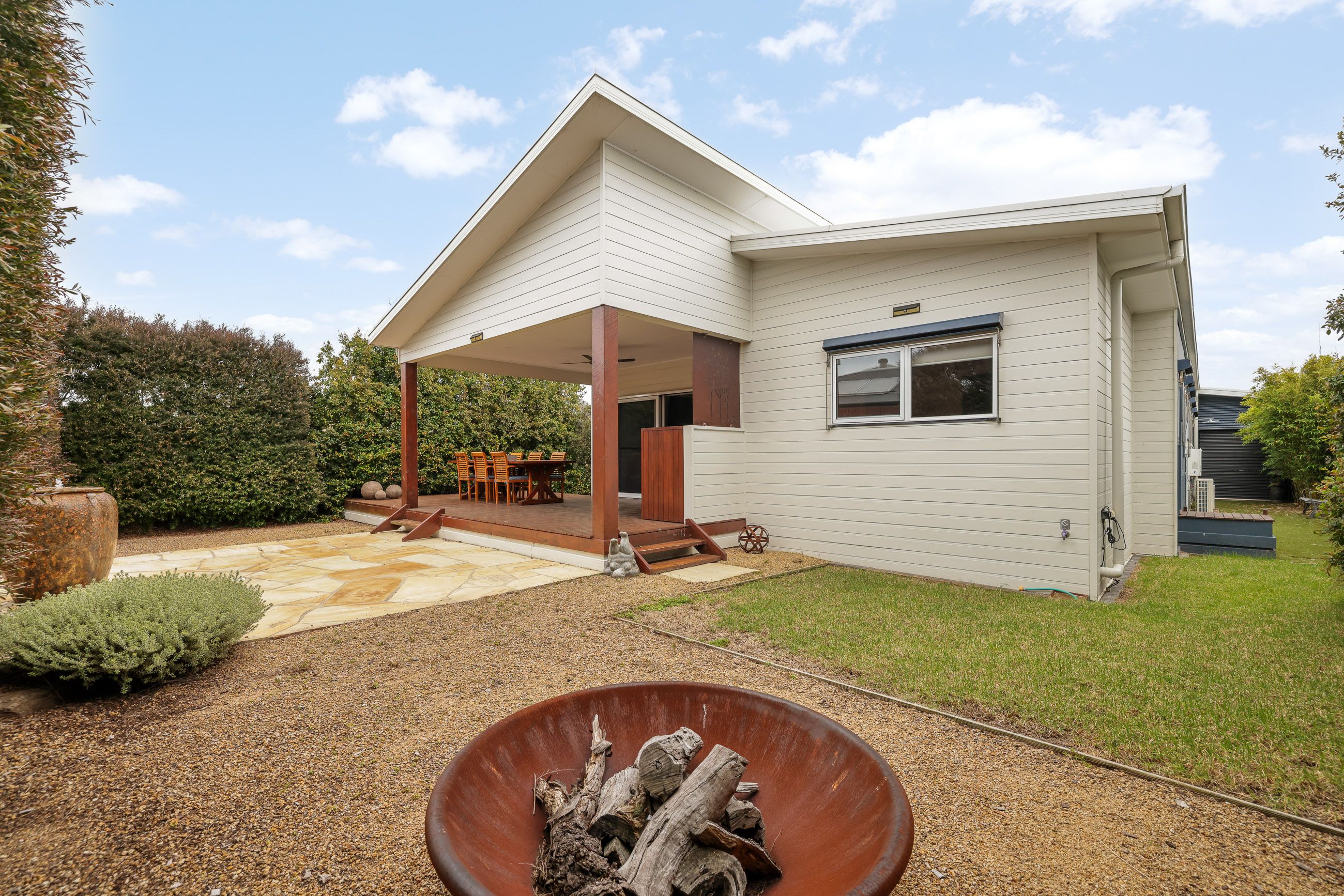 3 Shoalhaven Road — photo 2 of 24