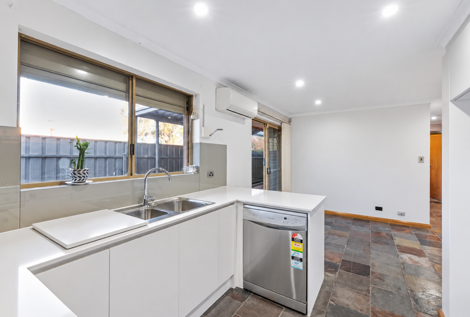 2/157 Semaphore Road — photo 5 of 10