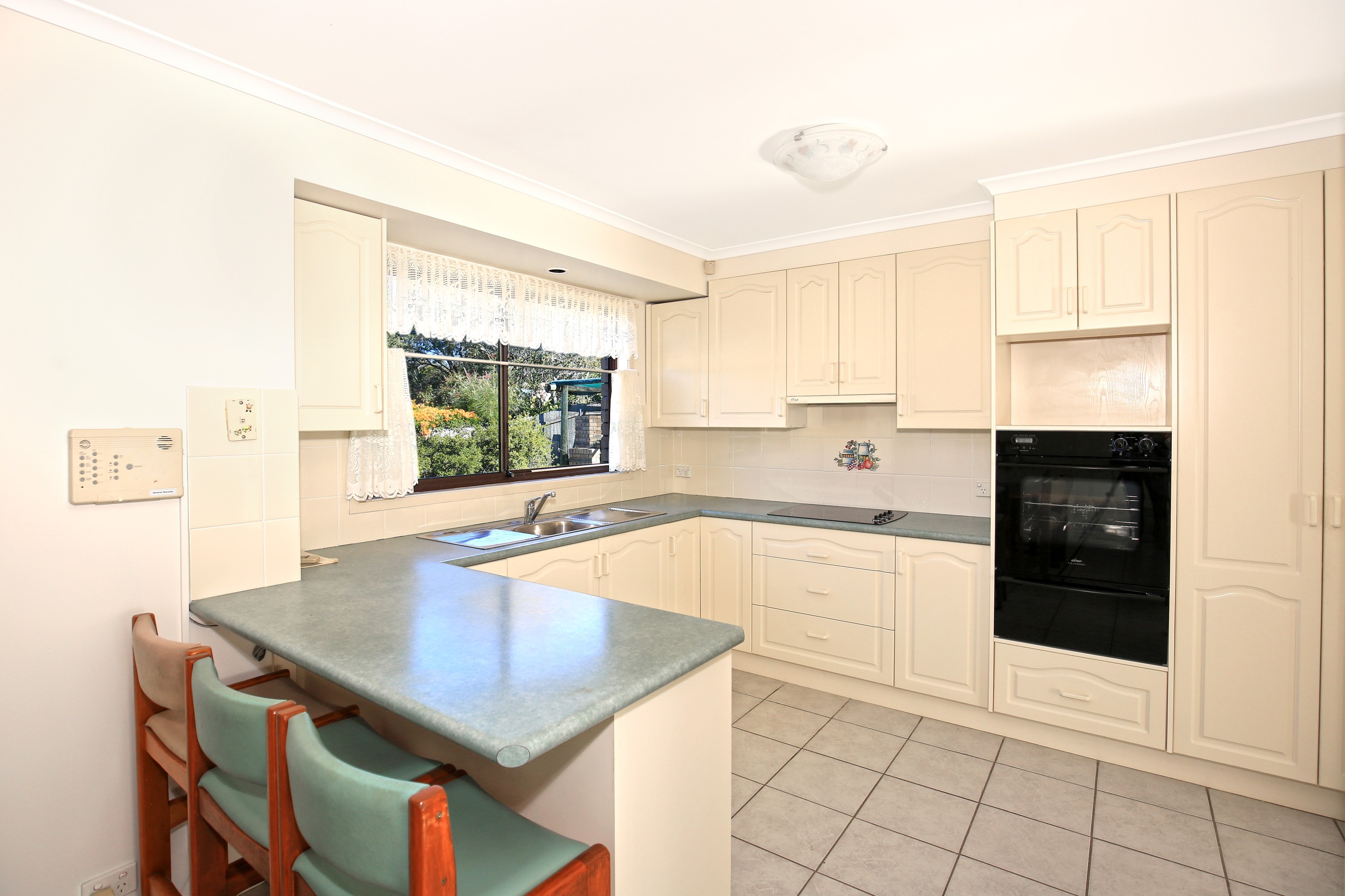 8 Walsh Crescent, North Nowra, NSW 2541