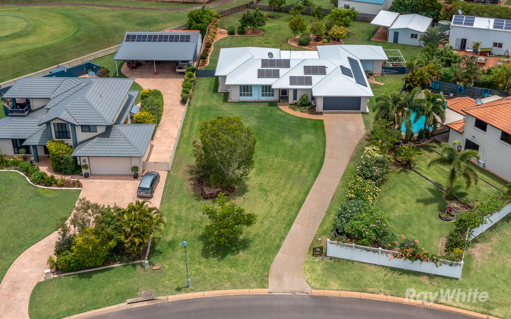 9 Janet Court, Coral Cove, QLD 4670