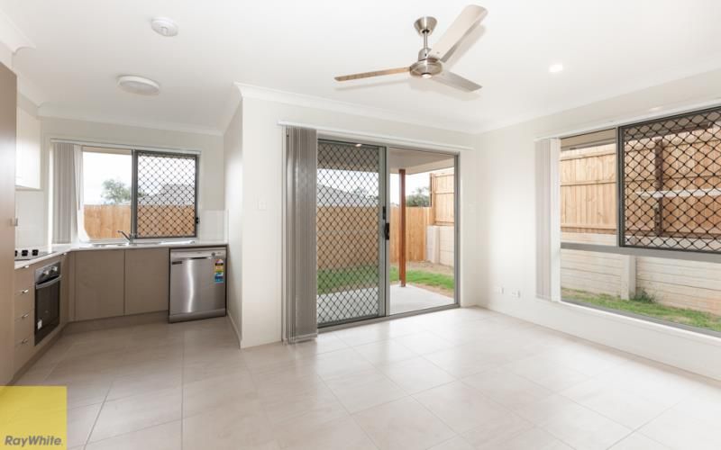 2/11 Matthias Way, Leichhardt, QLD 4305