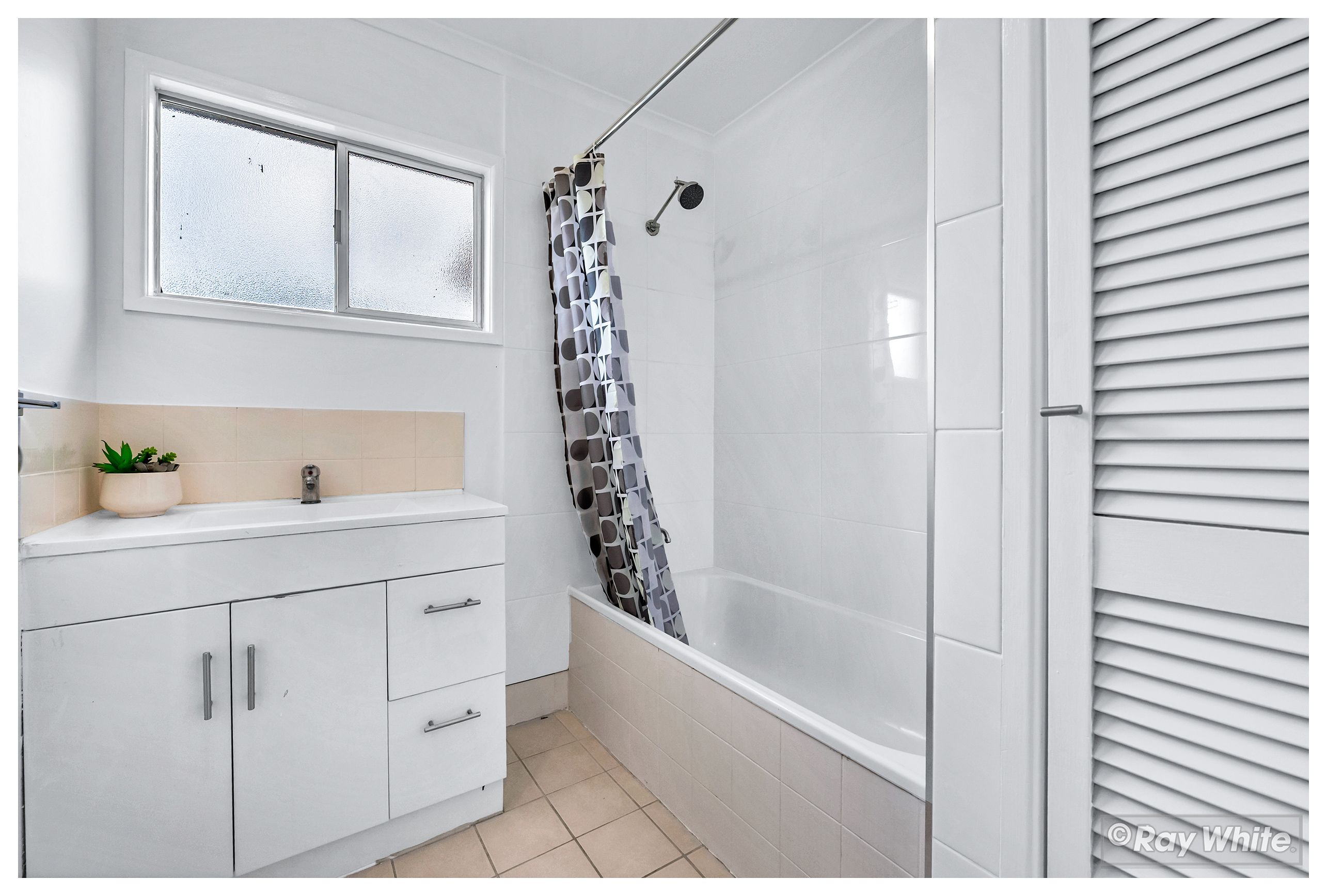 28 Alexandra Street — photo 19 of 28