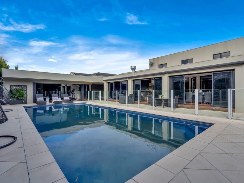 12 Cameron Court, Greenvale, VIC 3059