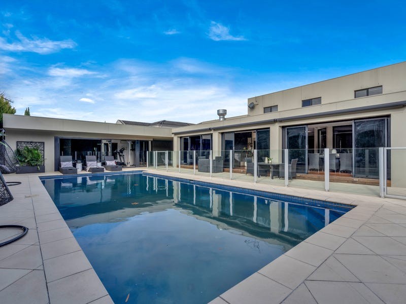 12 Cameron Court, Greenvale, VIC 3059