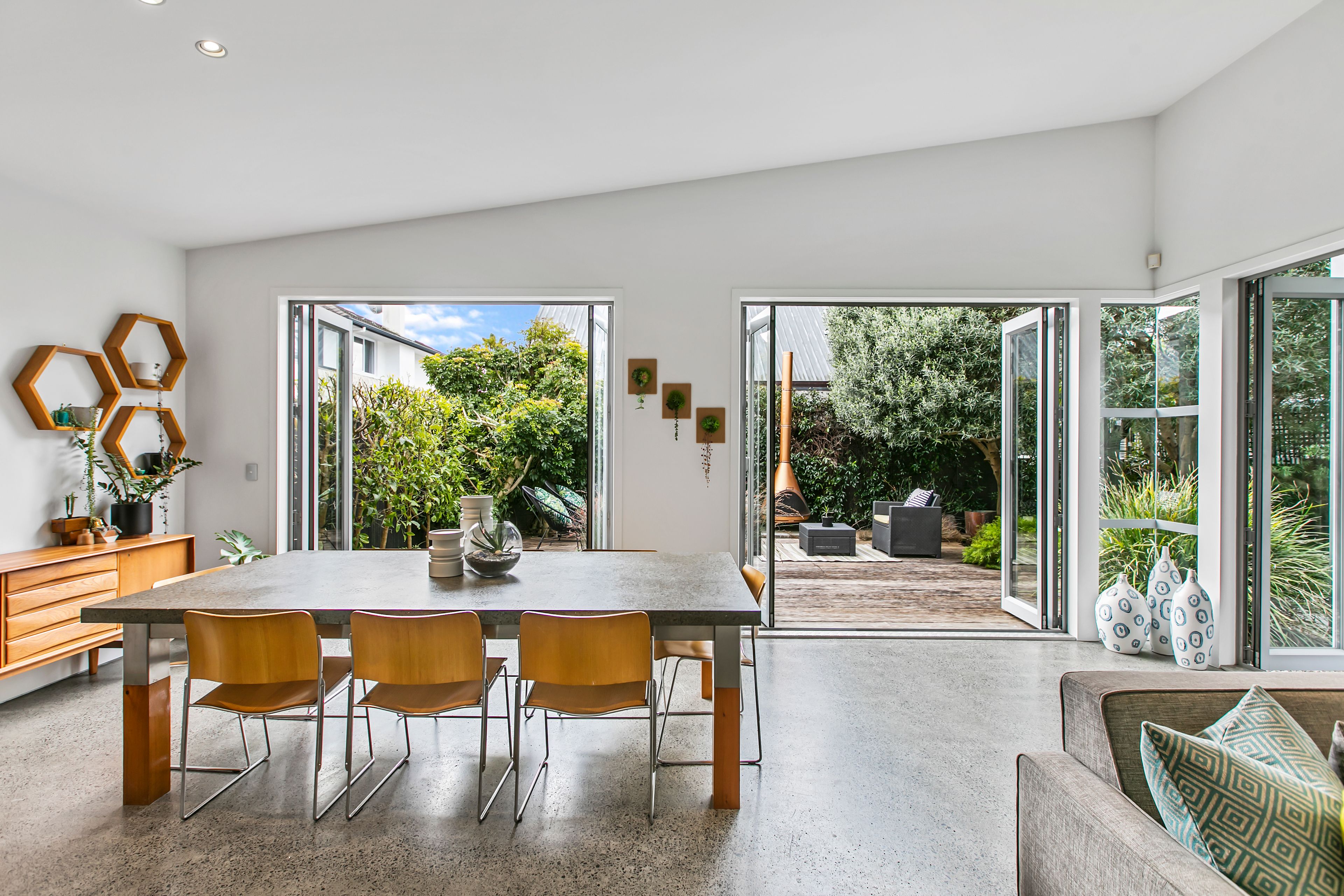 1/15 Eastern Beach Road, Eastern Beach, Manukau City