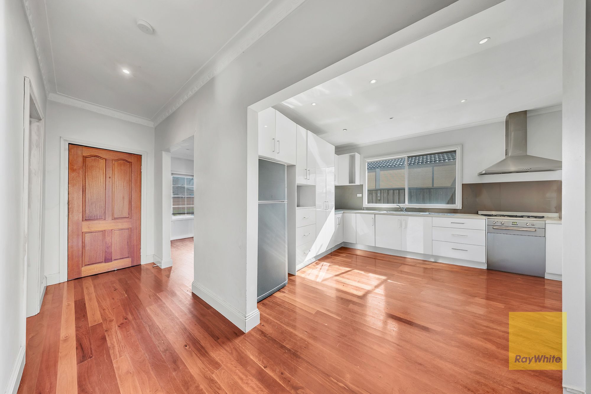 6 Lloyd Street — photo 5 of 18