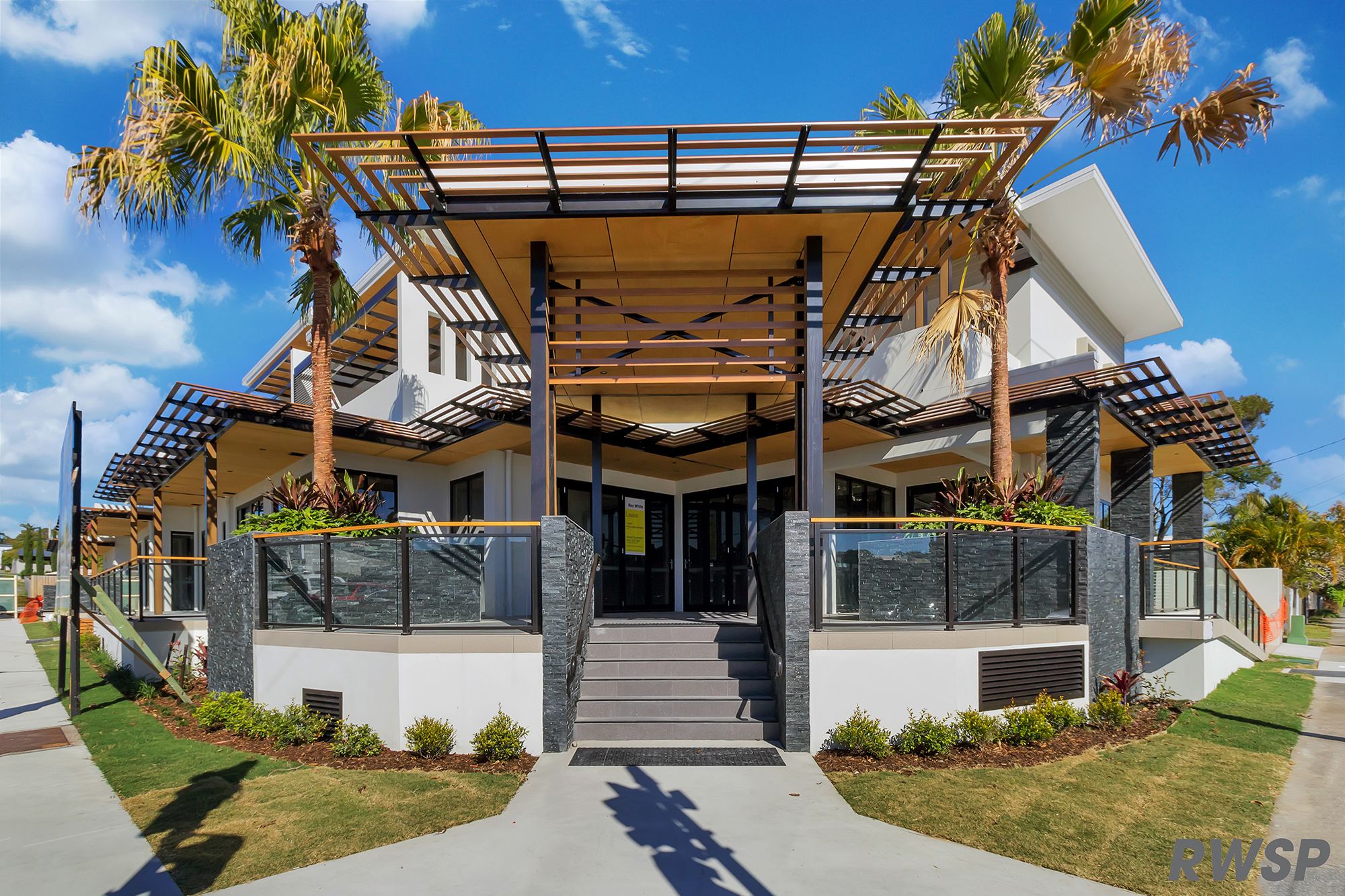 2/58 Brooke Avenue, Southport, QLD 4215