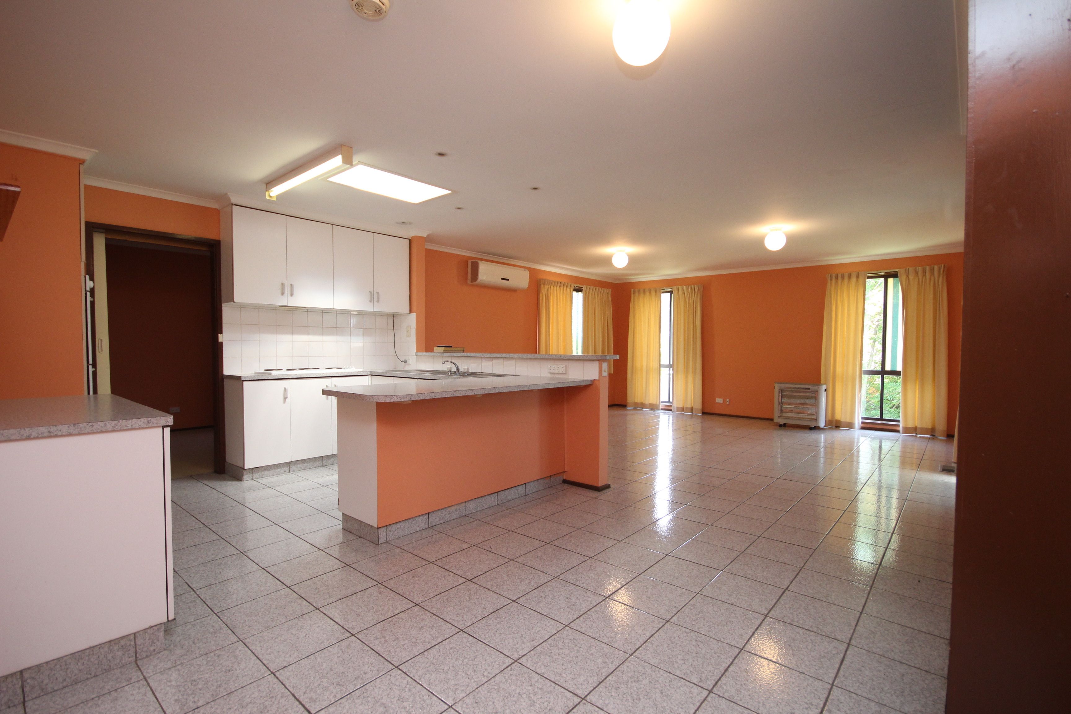 124A Chuculba Crescent — photo 6 of 15