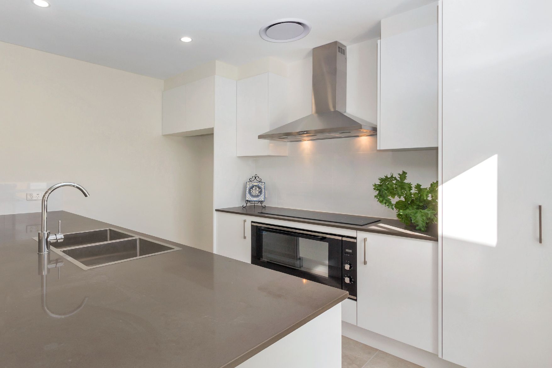 38 St Quentin Avenue, MAROOCHYDORE, QLD 4558