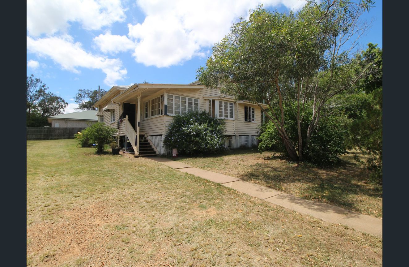 80 Middle Street, Esk QLD 4312