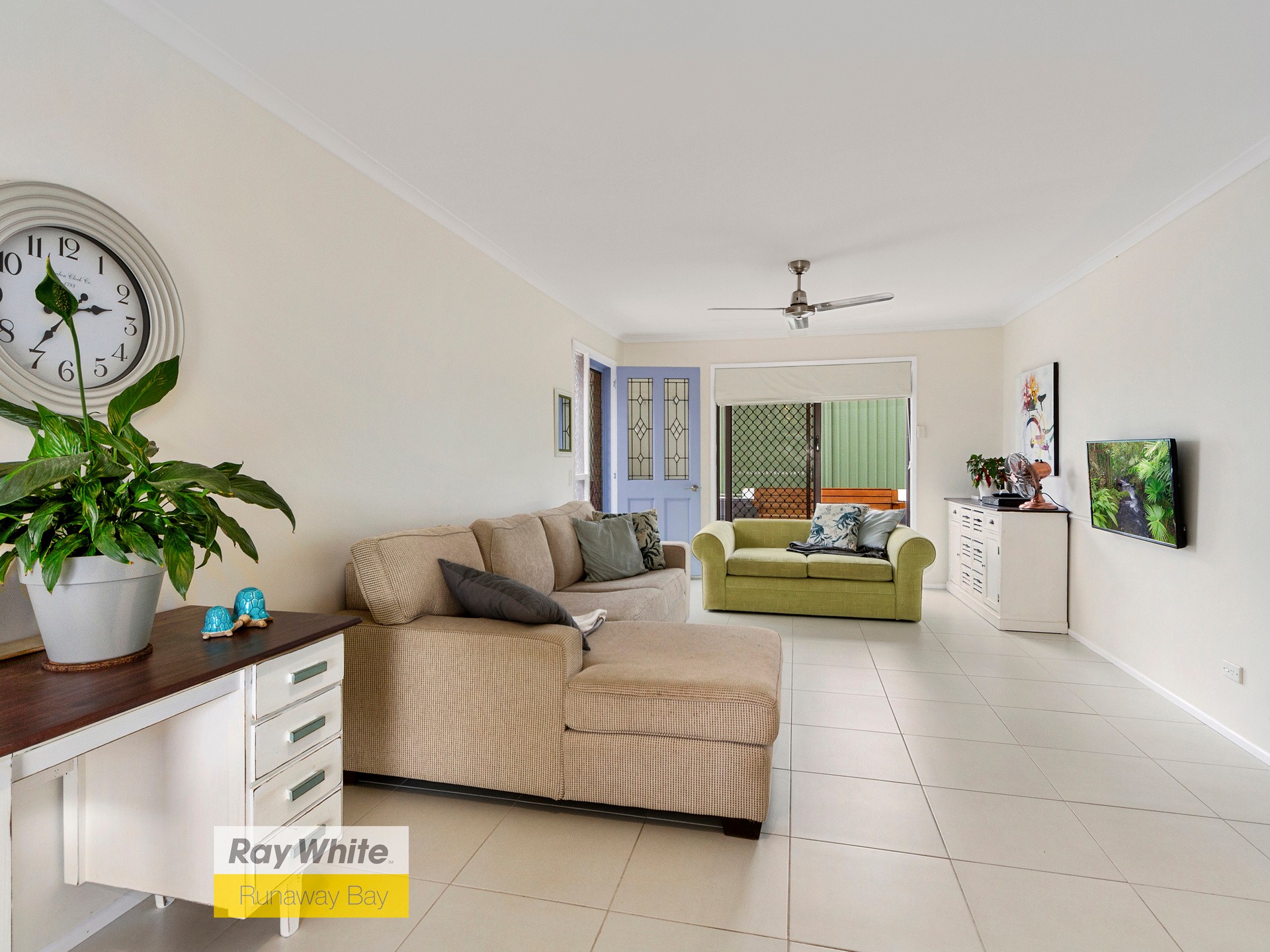 2/14 Callistemon Court, Arundel, QLD 4214