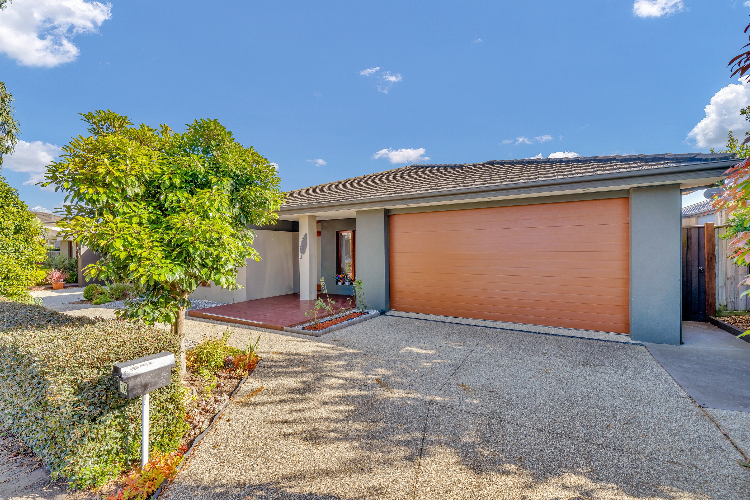 16 Nature Circuit, Cranbourne North, VIC 3977