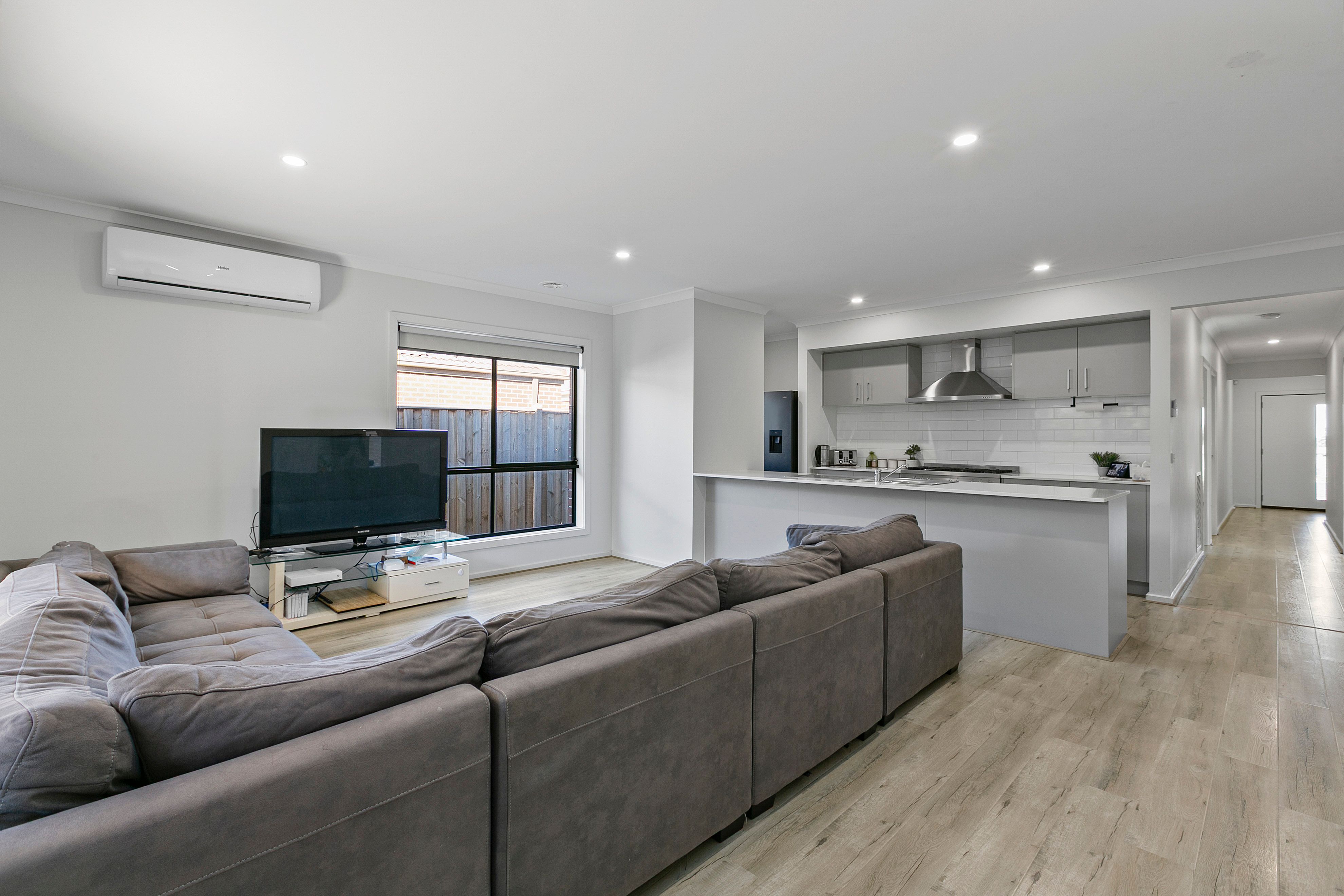 77 Kingdom Boulevard, WEIR VIEWS, VIC 3338