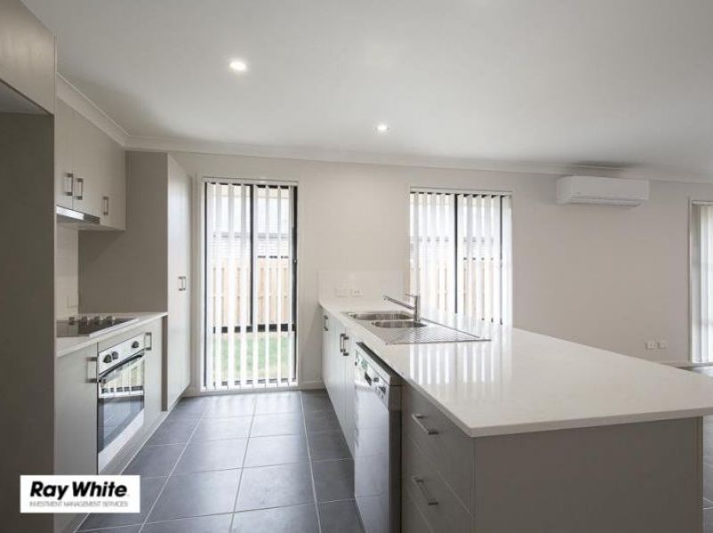 24 Vista Crescent, Pimpama, QLD 4209