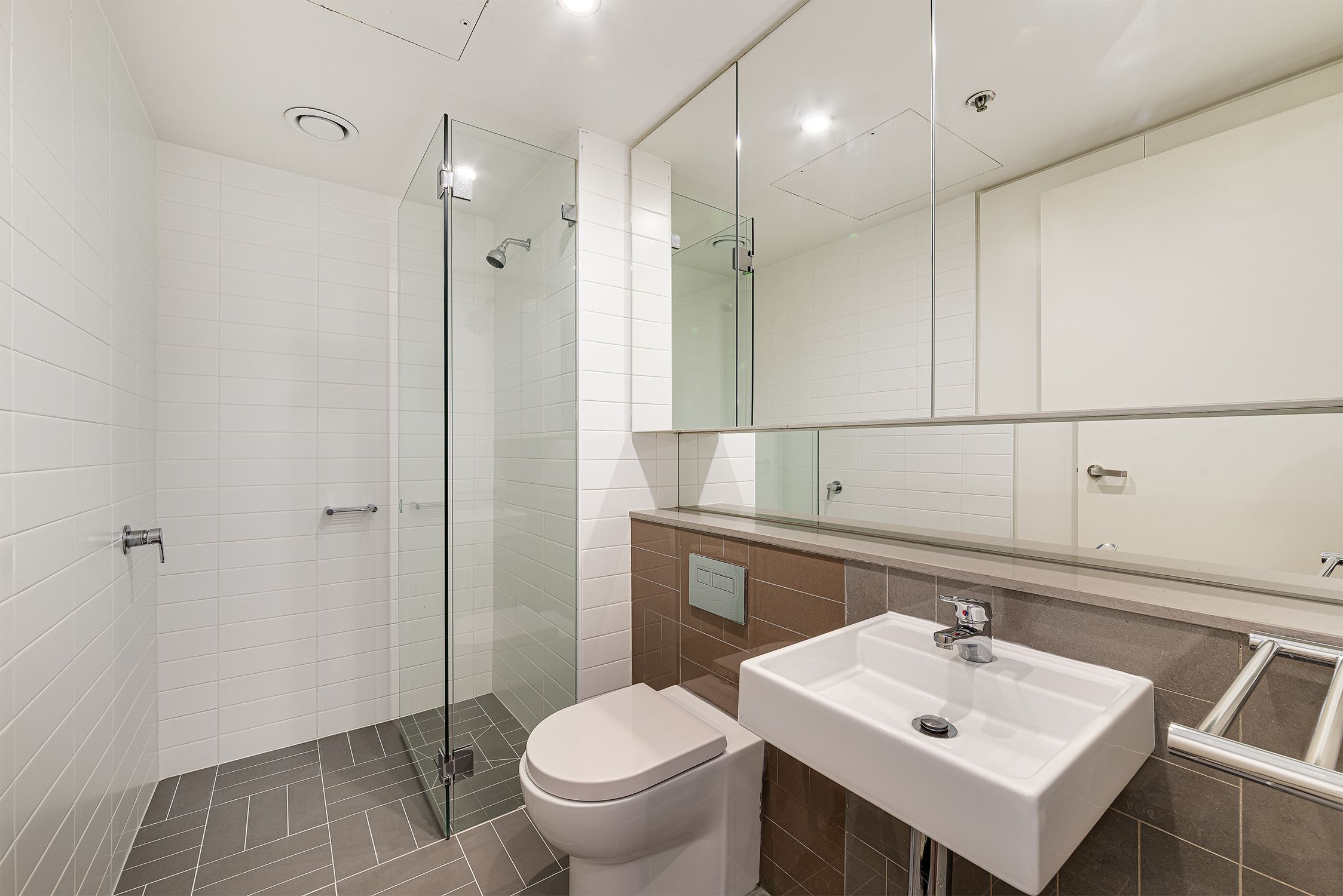 204/138 Walker Street — photo 5 of 5