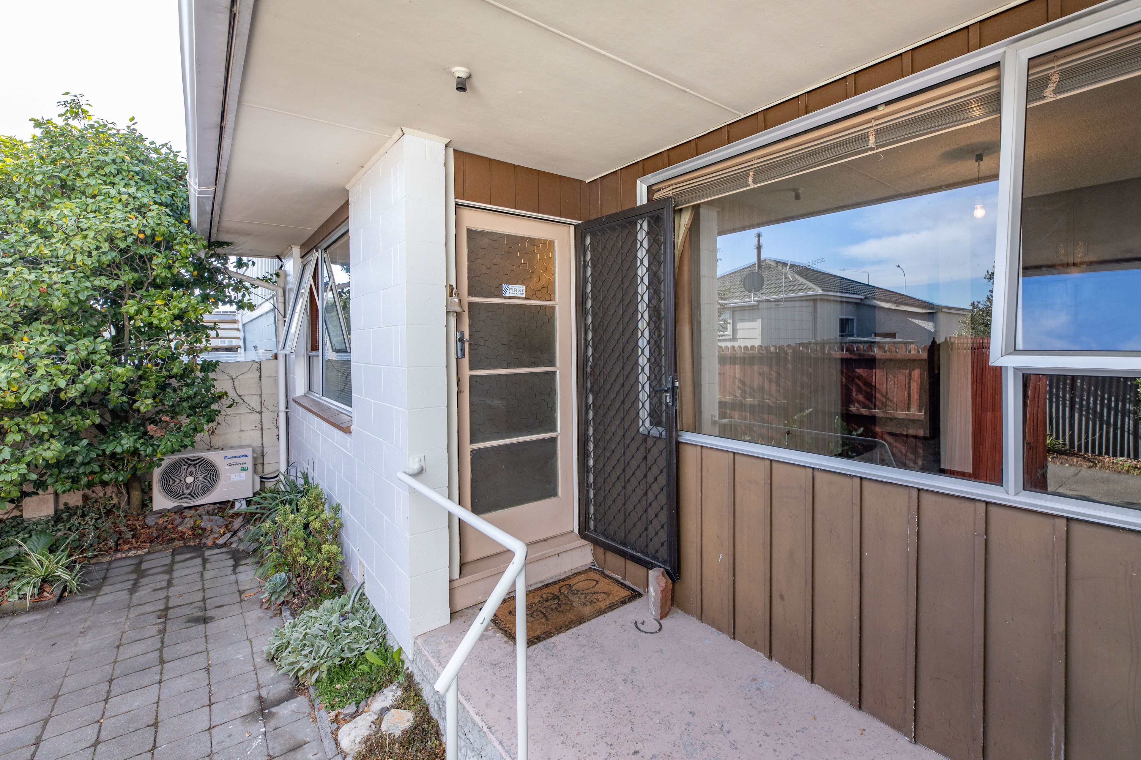 2/736 Ferry Road, Woolston, Christchurch City