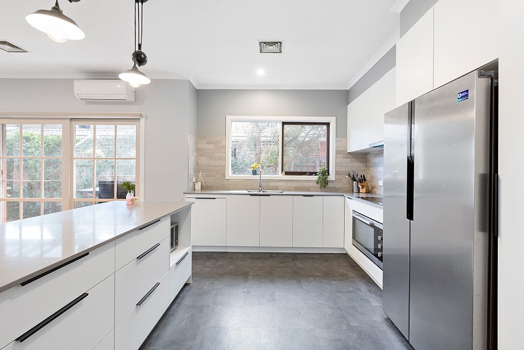 12 Michael Court, Seaford, VIC 3198