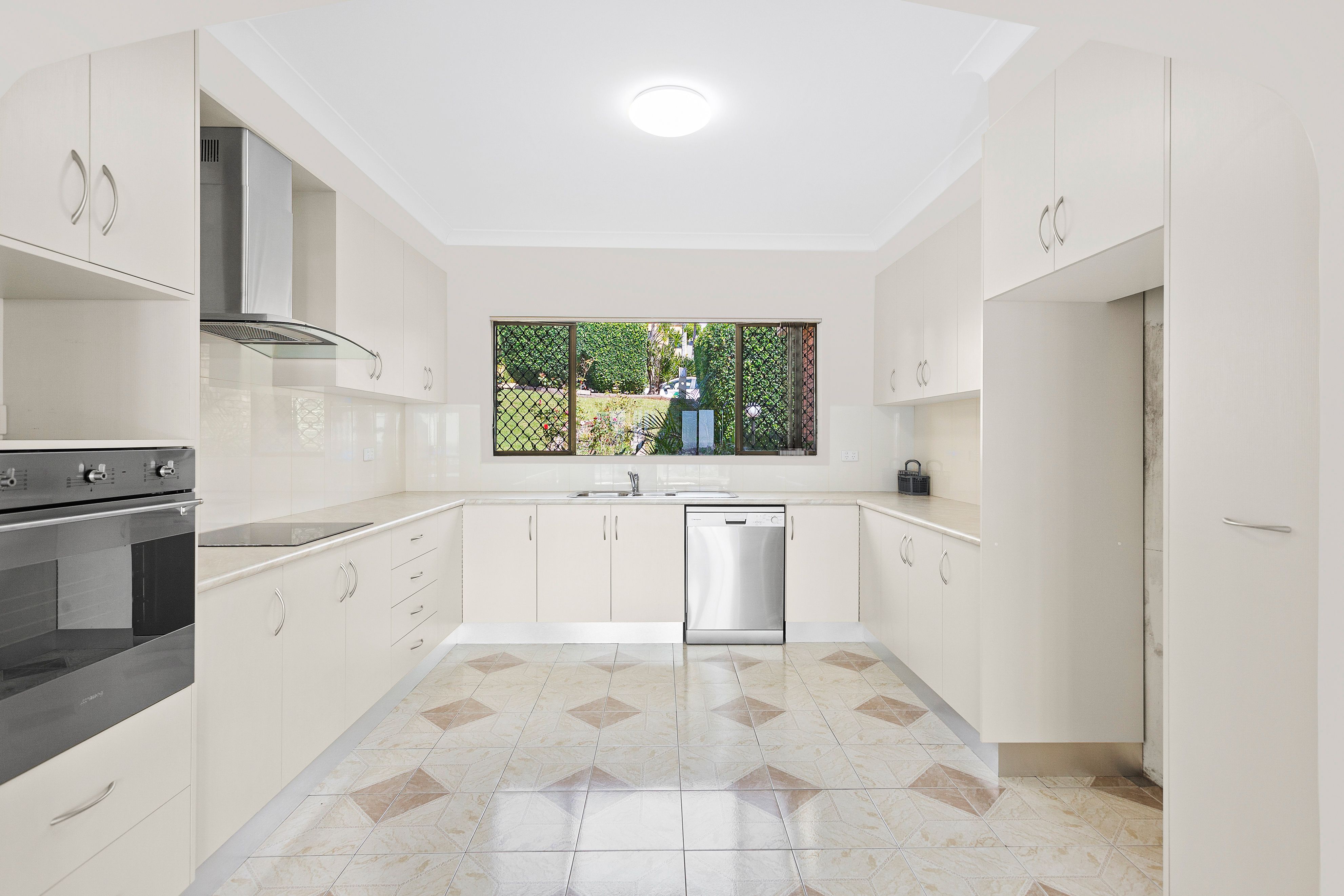 32 Cuthbert Drive, Mount Warrigal, NSW 2528