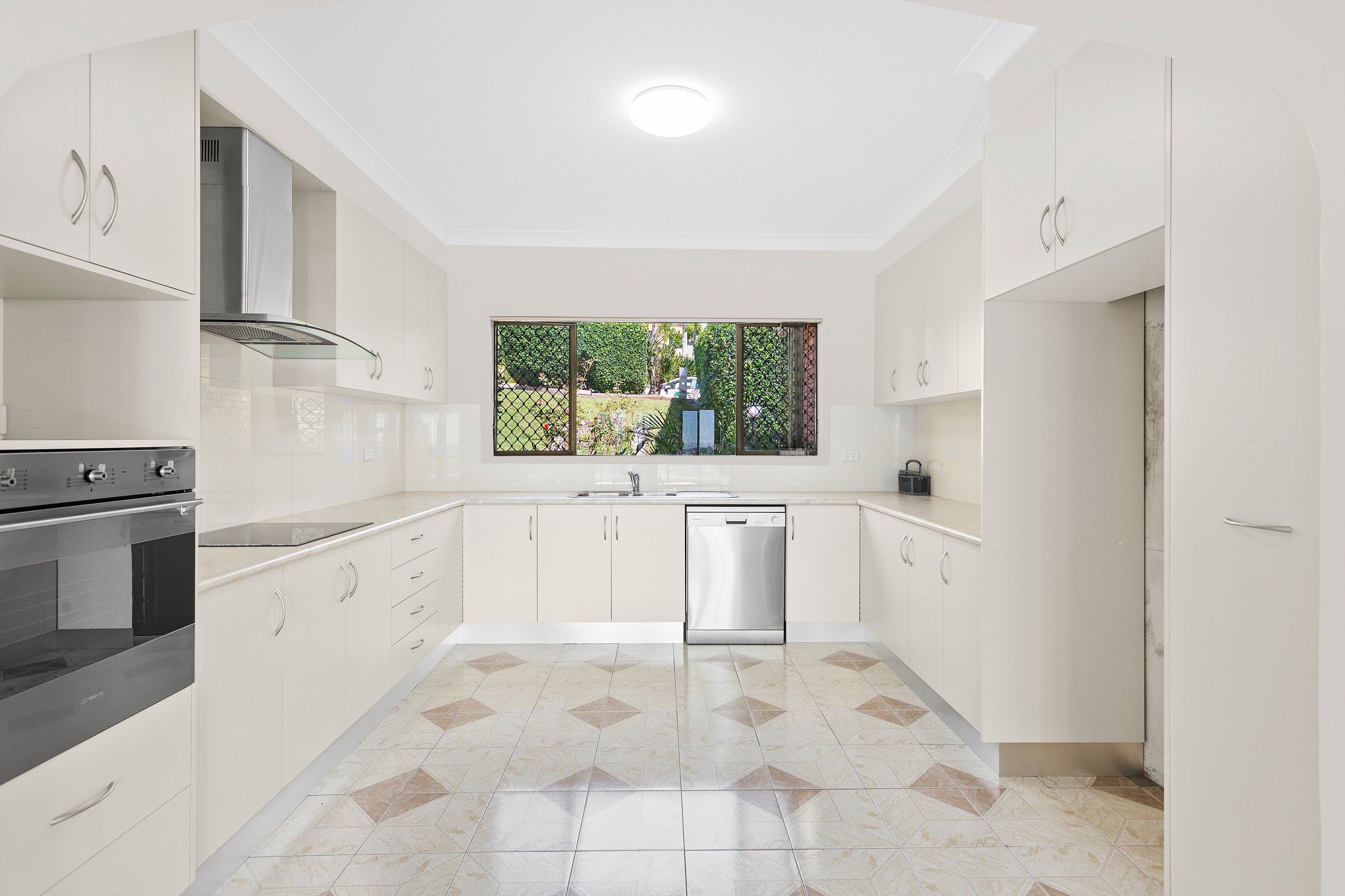 32 Cuthbert Drive, Mount Warrigal, NSW 2528