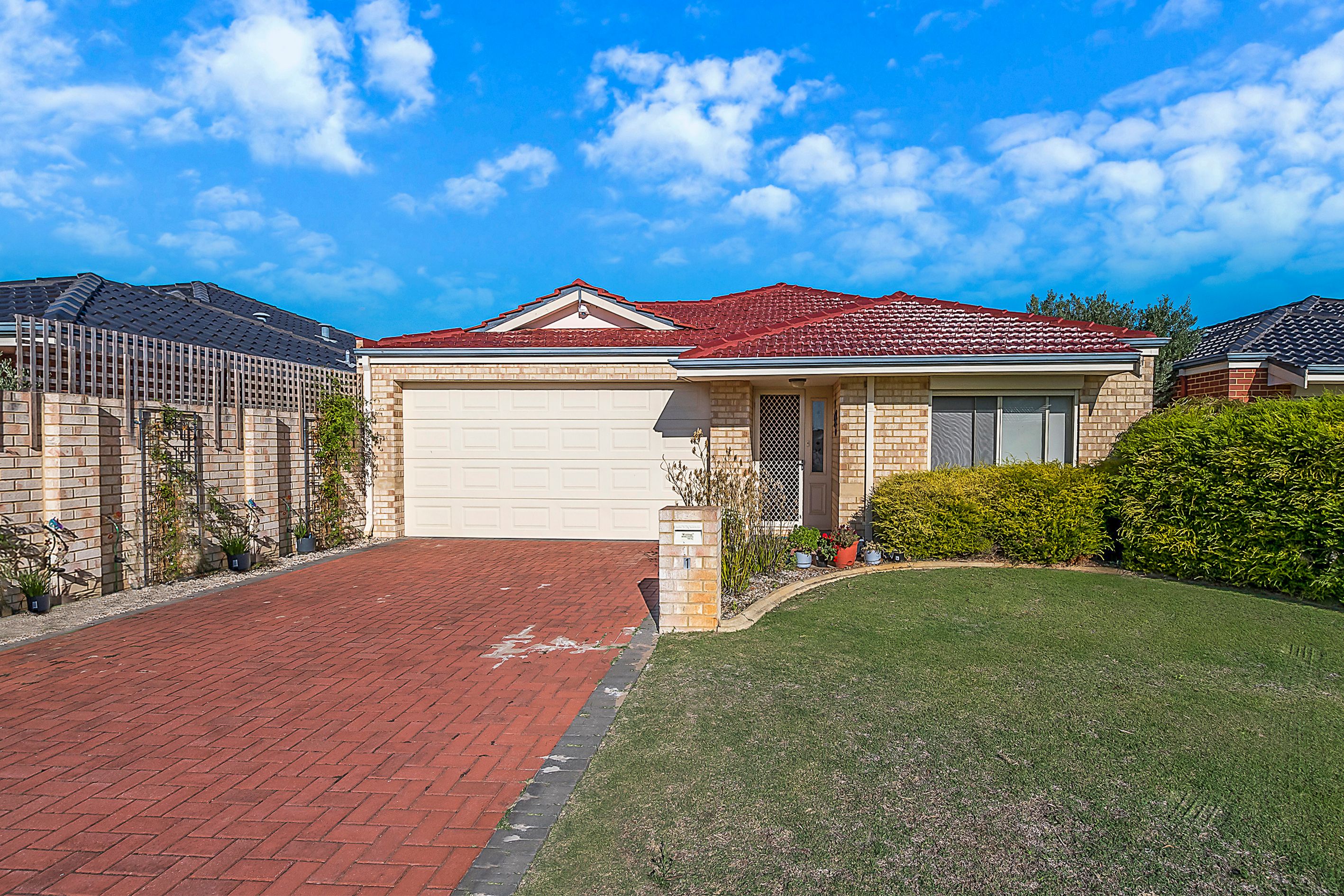 1 Riaza Parkway, Port Kennedy, WA 6172