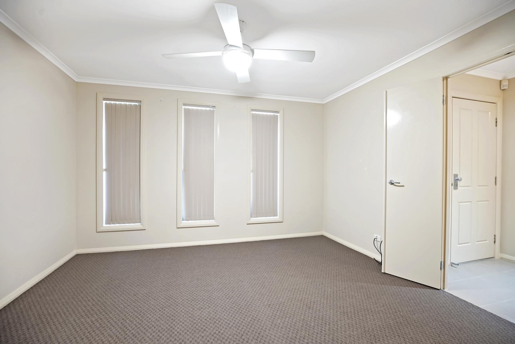 13 Sunrise Terrace, Glenmore Park, NSW 2745