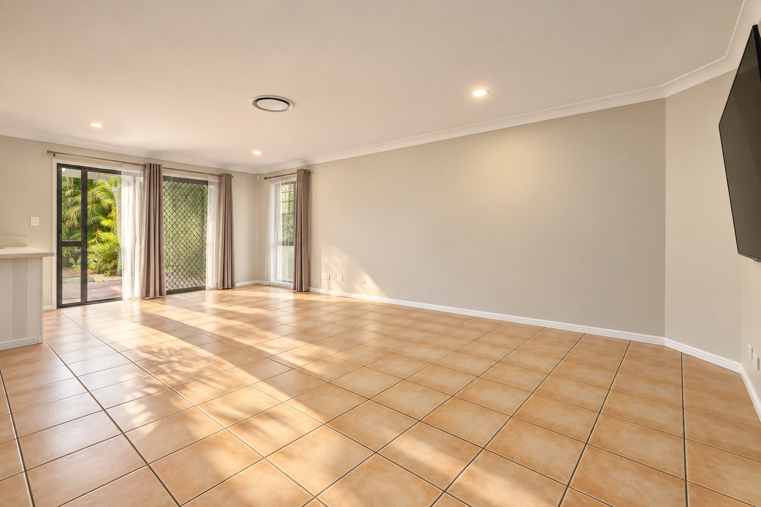 16 Canterbury Close, Forest Lake, QLD 4078