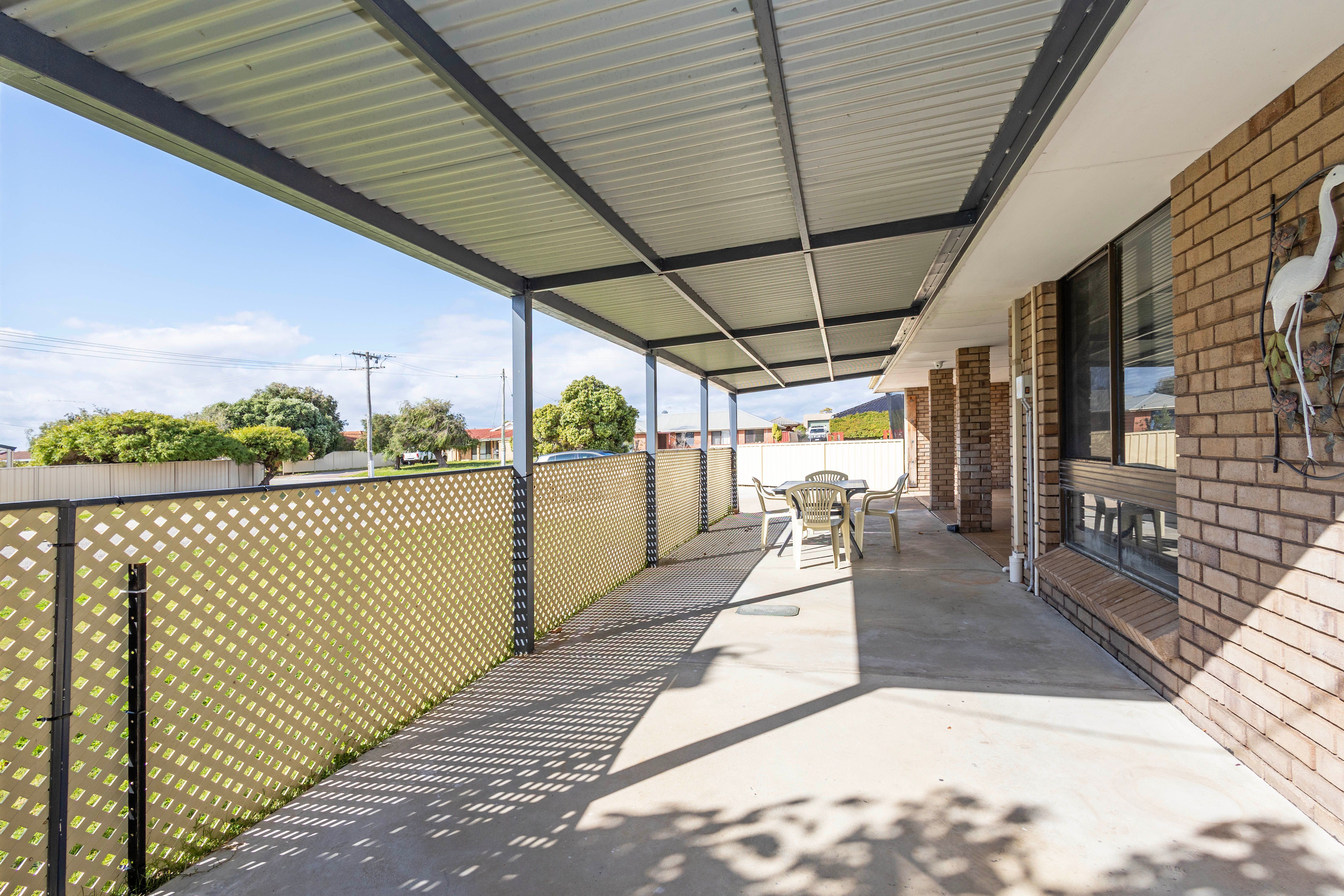 2/6 Essex Street, Jurien Bay, WA 6516